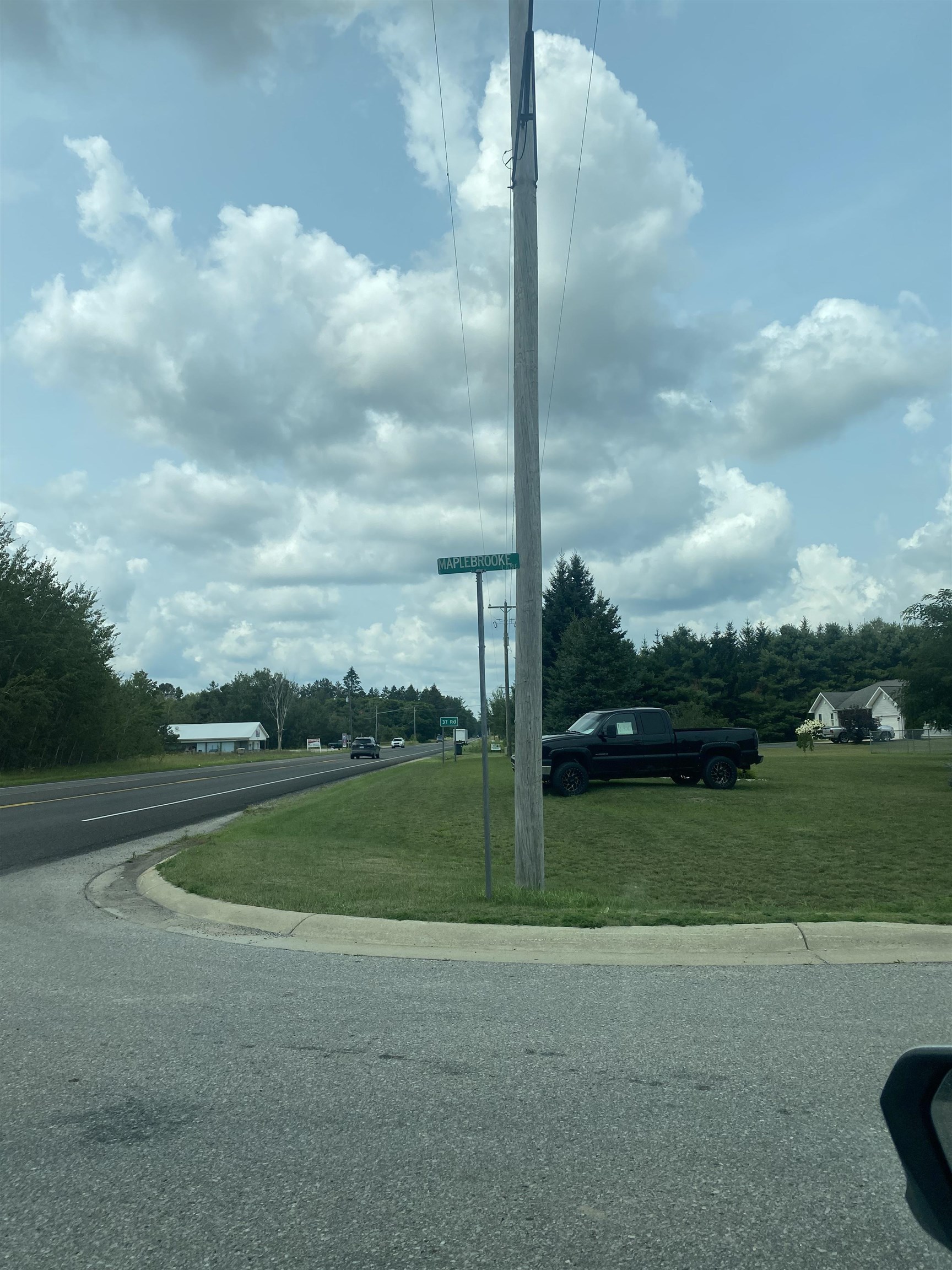 2nd image of 413 Maplebrooke Ln, Cadillac, MI 49601 | MLS# 80072385