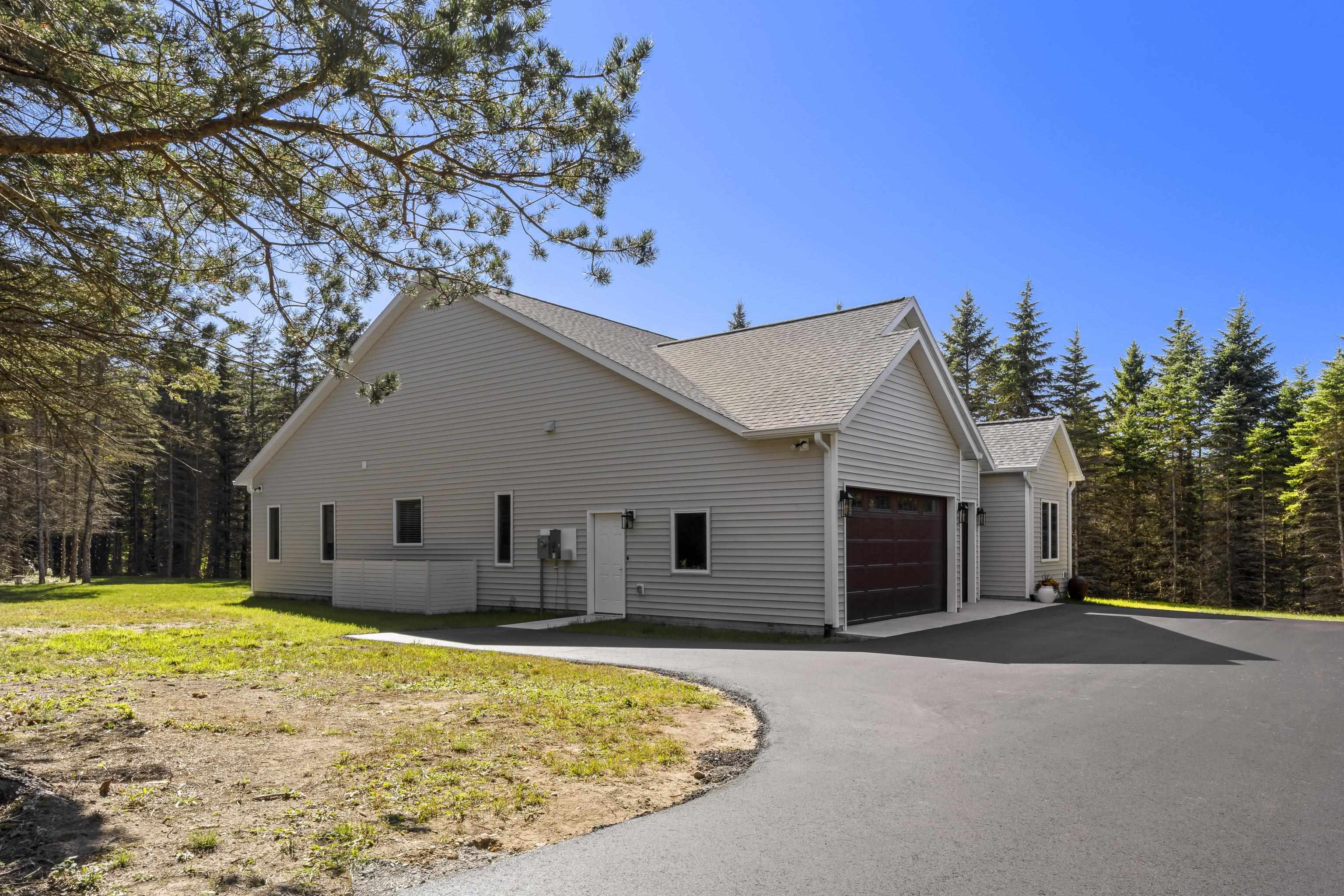 Photo 3 of Single family home for sale at 1358 S Lipp Farm Rd, Benzonia, MI 49616 | MLS# 78080072514 | Listing updated on 2026-09-27