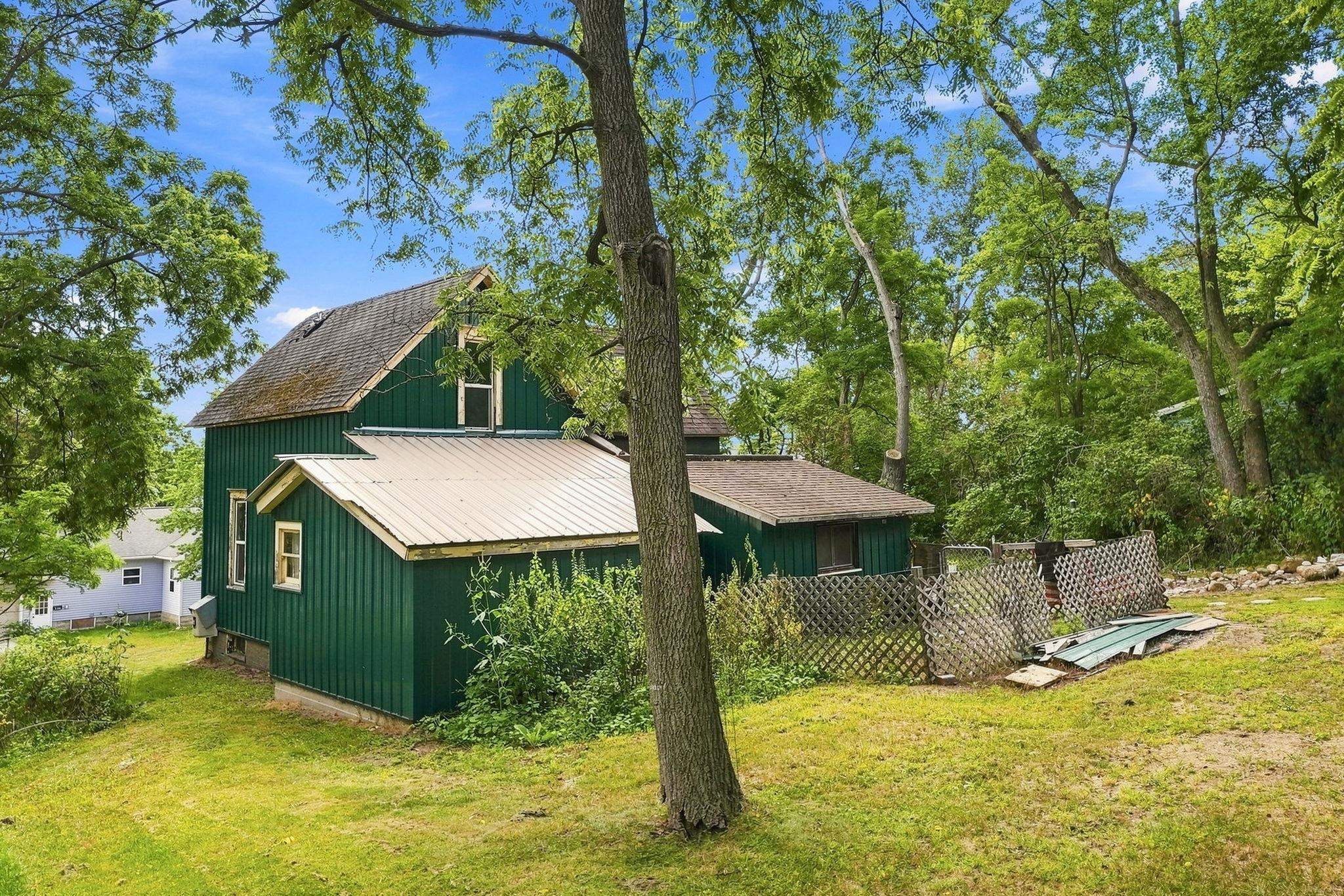 5th image of 441 Washington St, Cadillac, MI 49601 | MLS# 80072549