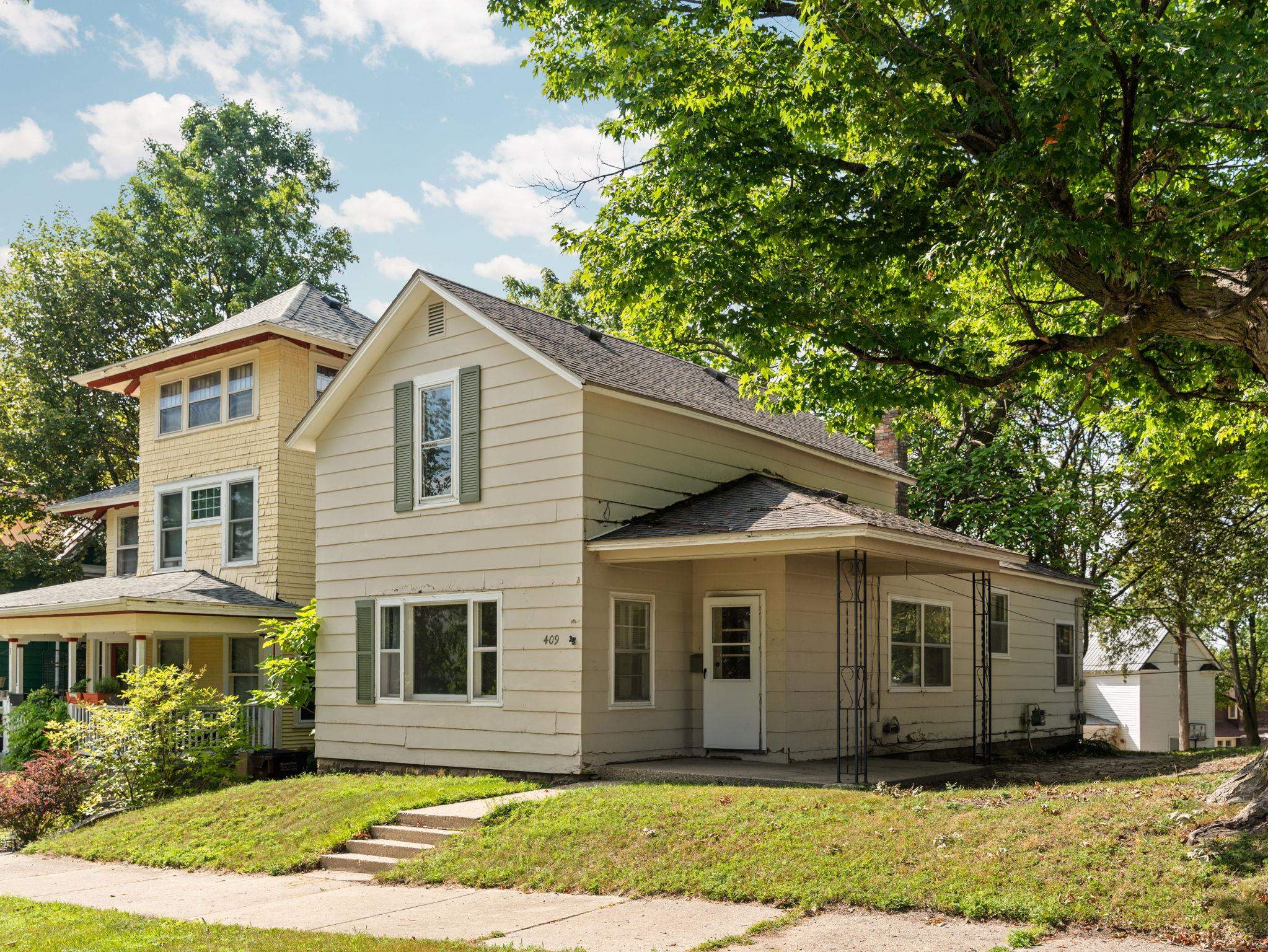 1st image of 409 E Harris St, Cadillac, MI 49601 | MLS# 80072579