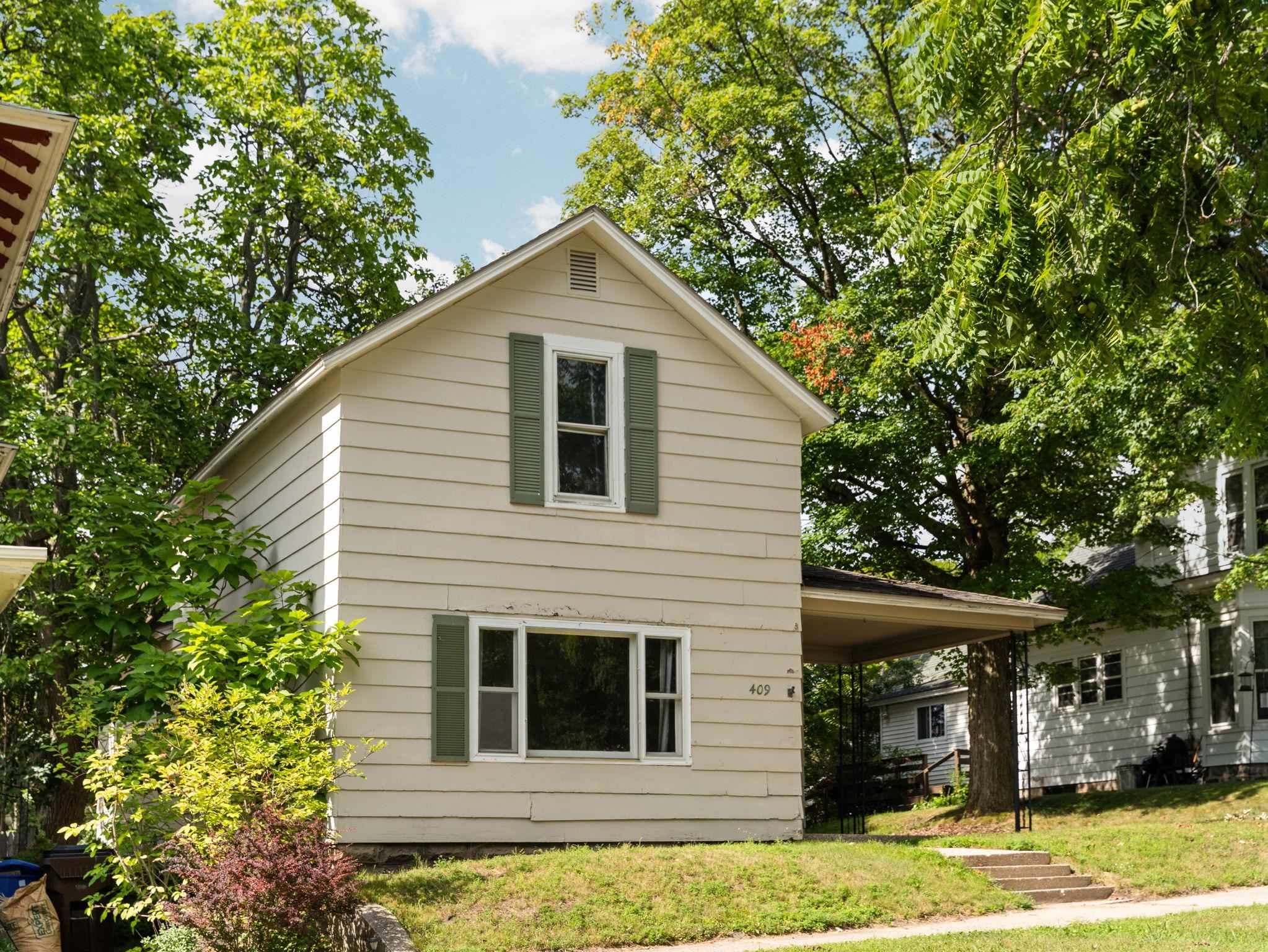 3rd image of 409 E Harris St, Cadillac, MI 49601 | MLS# 78080072579