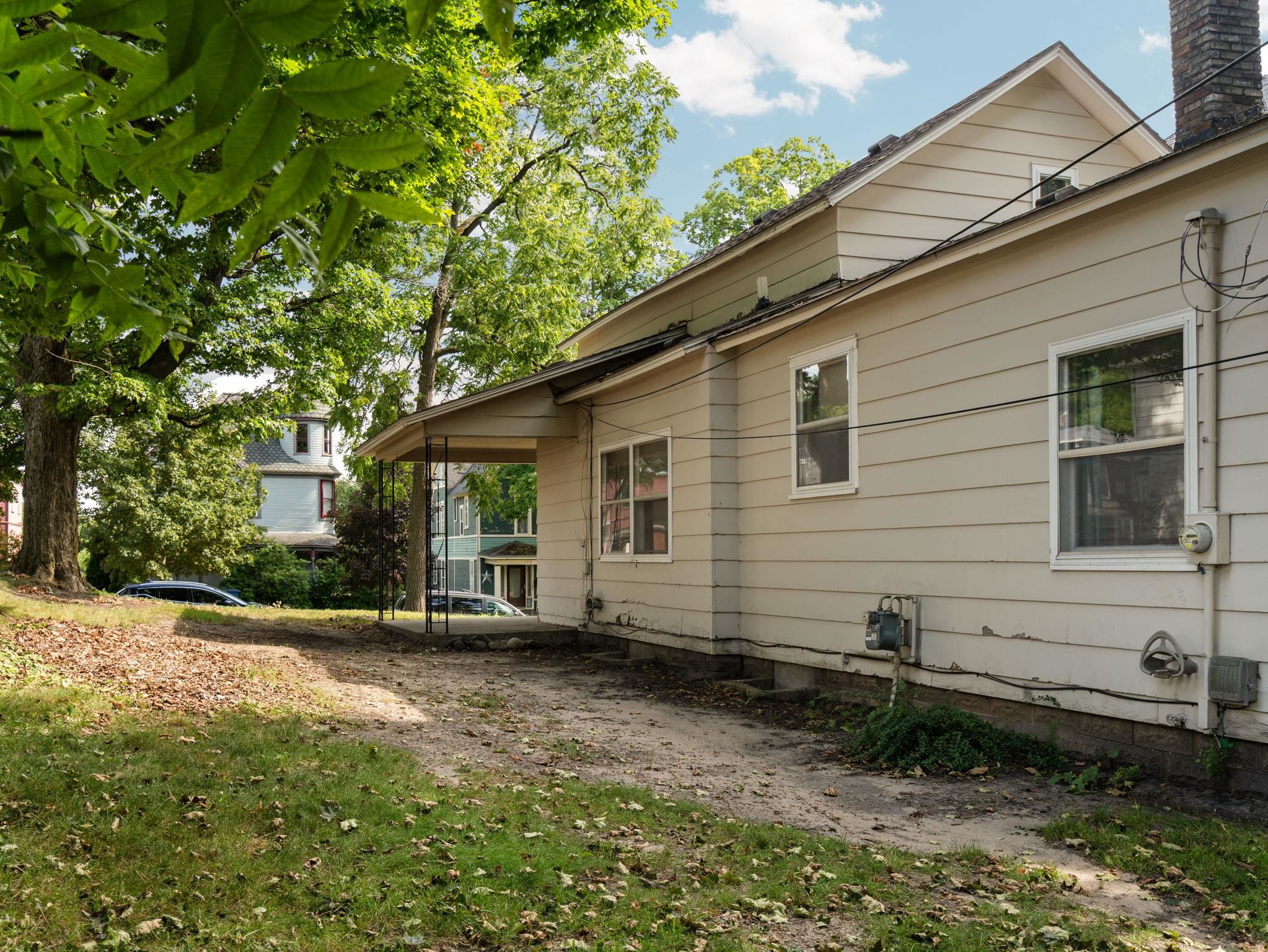 4th image of 409 E Harris St, Cadillac, MI 49601 | MLS# 78080072579