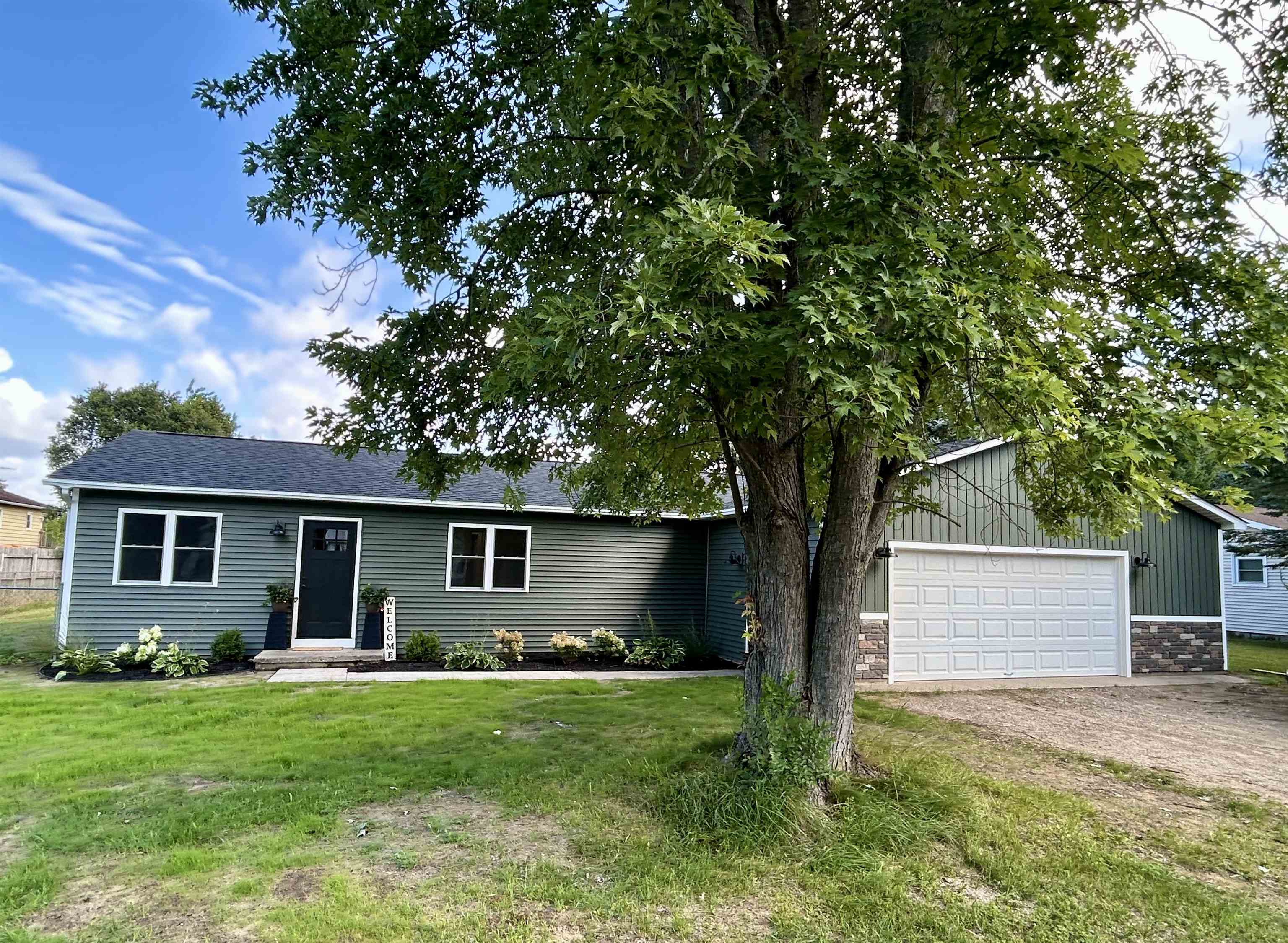 Photo 2 of Single family home for sale at 4358 S Manor Wood Dr, Blair Township Grand Traverse, MI 49685 | MLS# 78080072736 | Listing updated on 2026-09-15