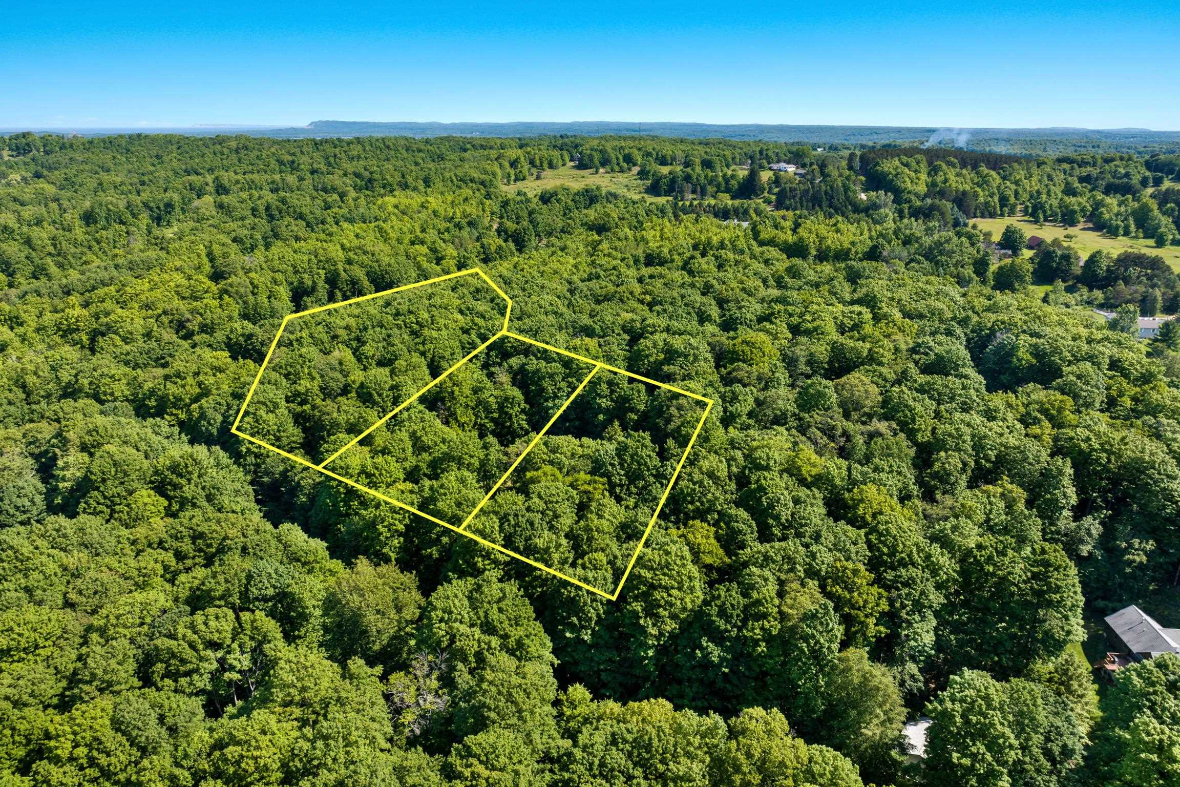 3rd image of 8676 Fairway Dr, Benzonia Township Benzie, MI 49617 | MLS# 78080072774