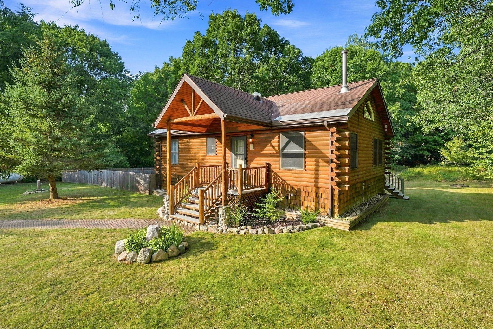 4th image of 2085 E Mannsiding Rd, Harrison, MI 48625 | MLS# 80072775