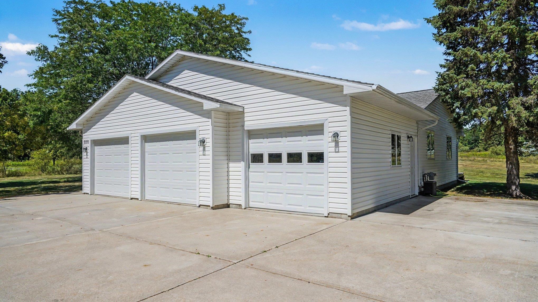 3rd image of 230 W Deerfield Rd, Mount Pleasant, MI 48858 | MLS# 80072835
