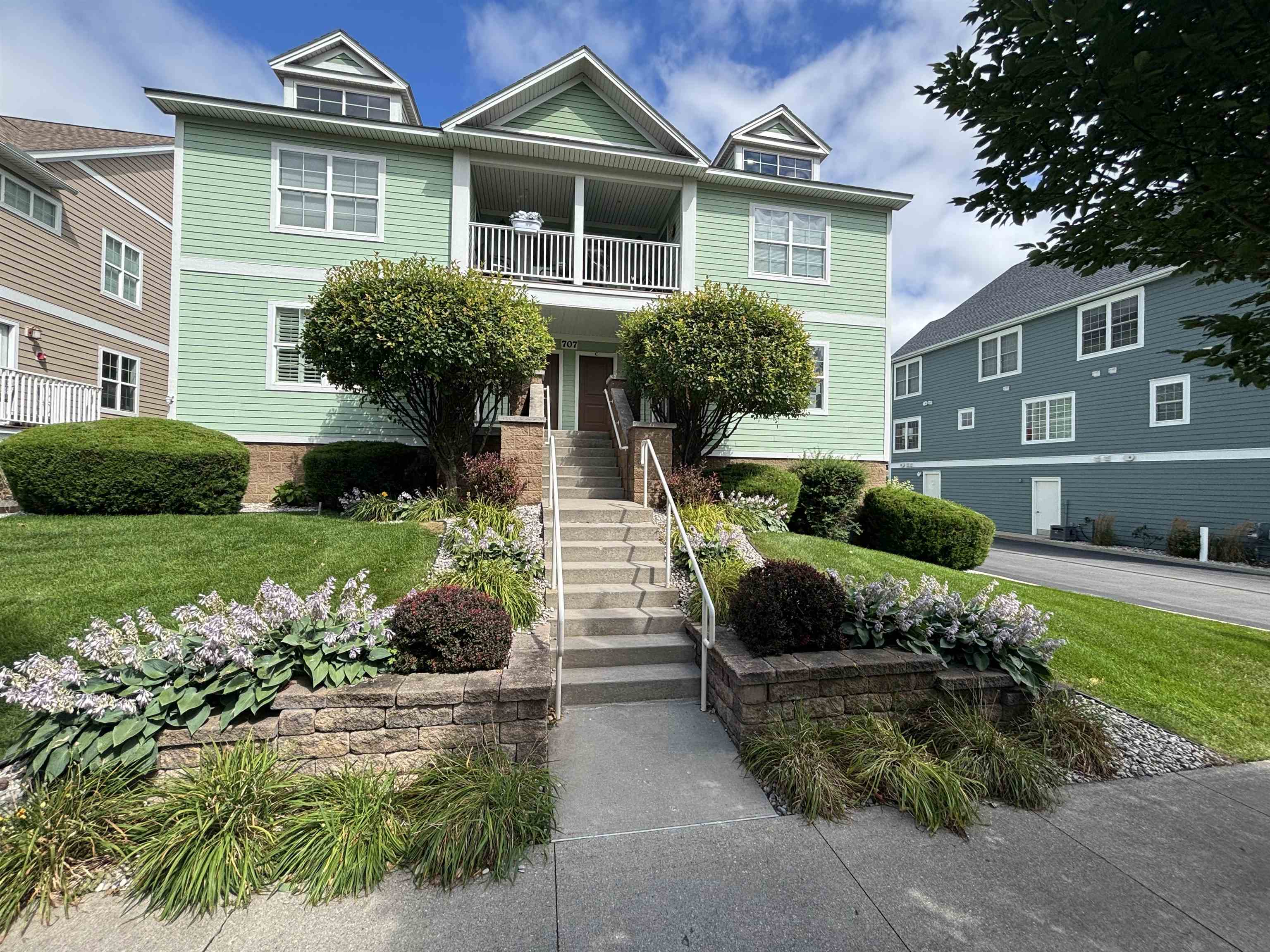 28th image of 707 E State St, Traverse City, MI 49686 | MLS# 80072843