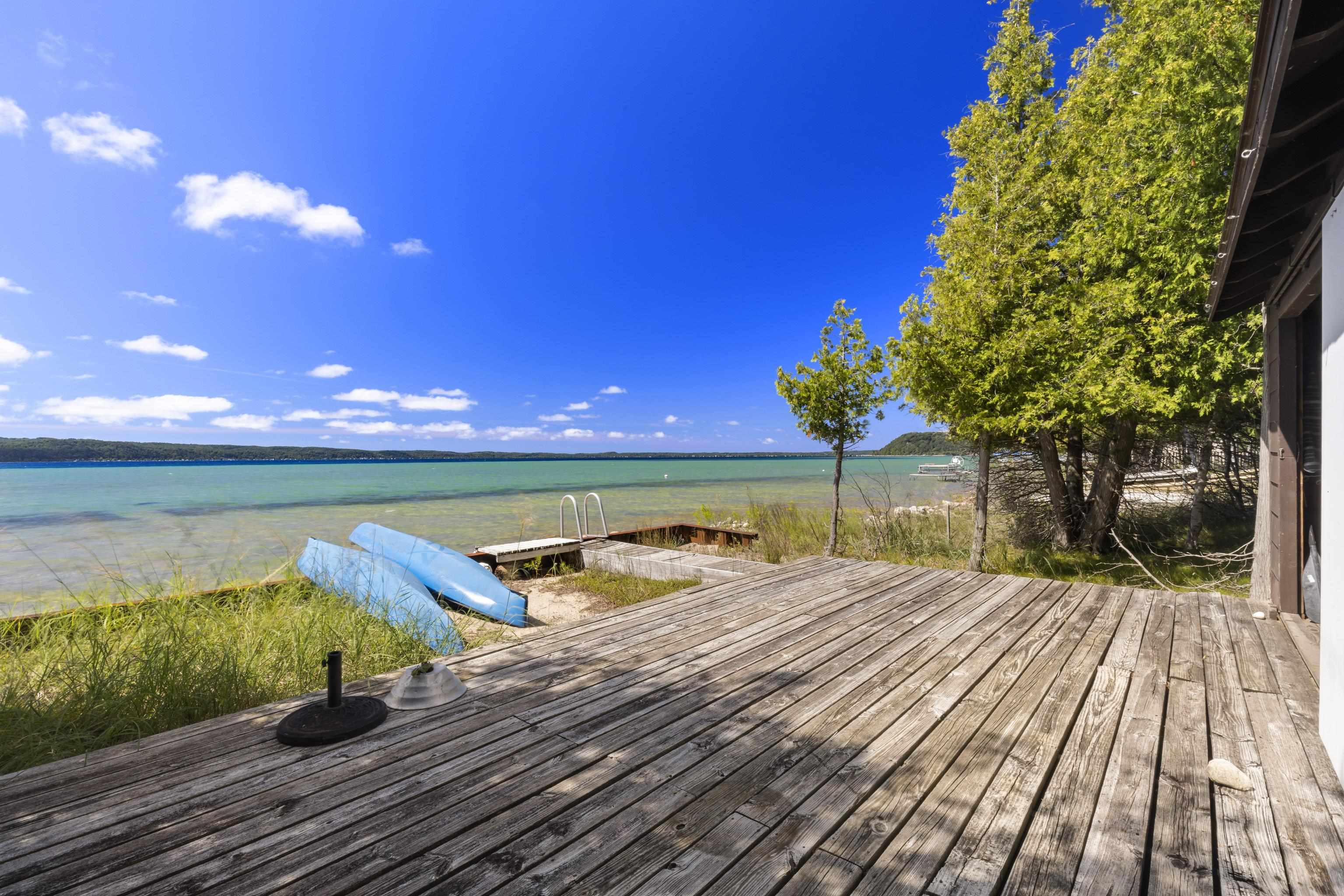 3rd image of 3512 Crystal Dr, Lake Township Benzie, MI 49617 | MLS# 78080072873
