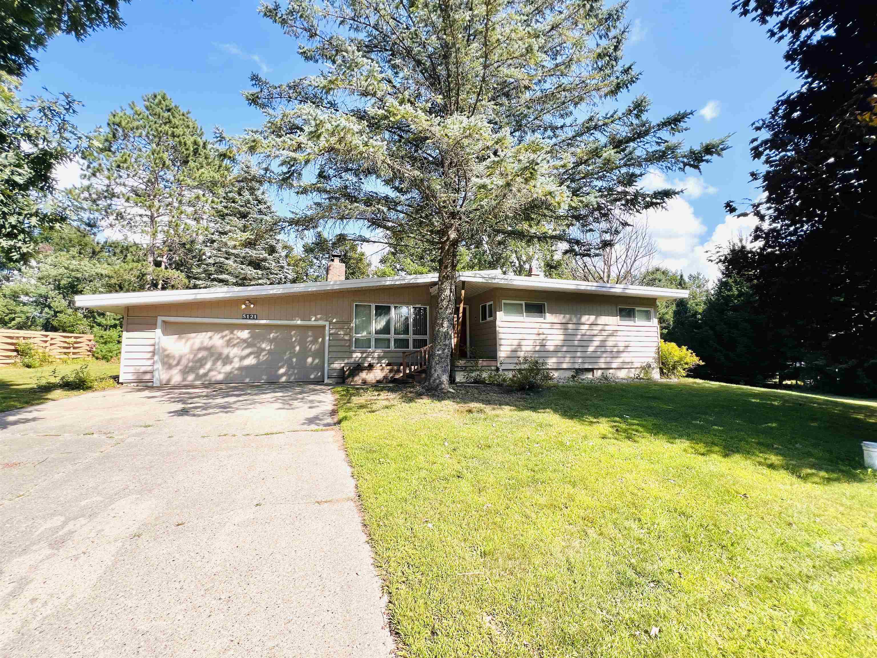 1st image of 5121 Crosby Rd, Cadillac, MI 49601 | MLS# 80072889