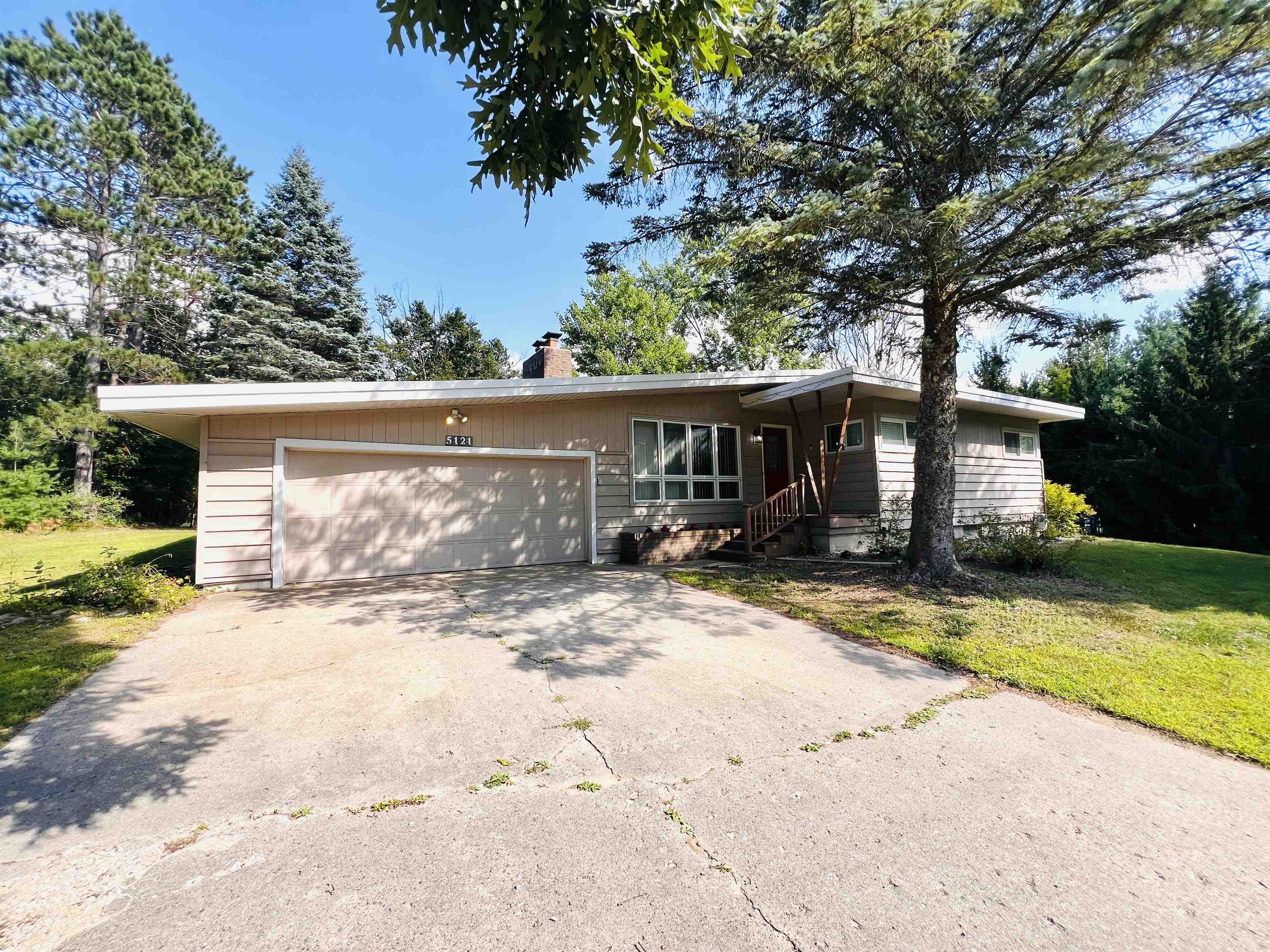 3rd image of 5121 Crosby Rd, Cadillac, MI 49601 | MLS# 80072889