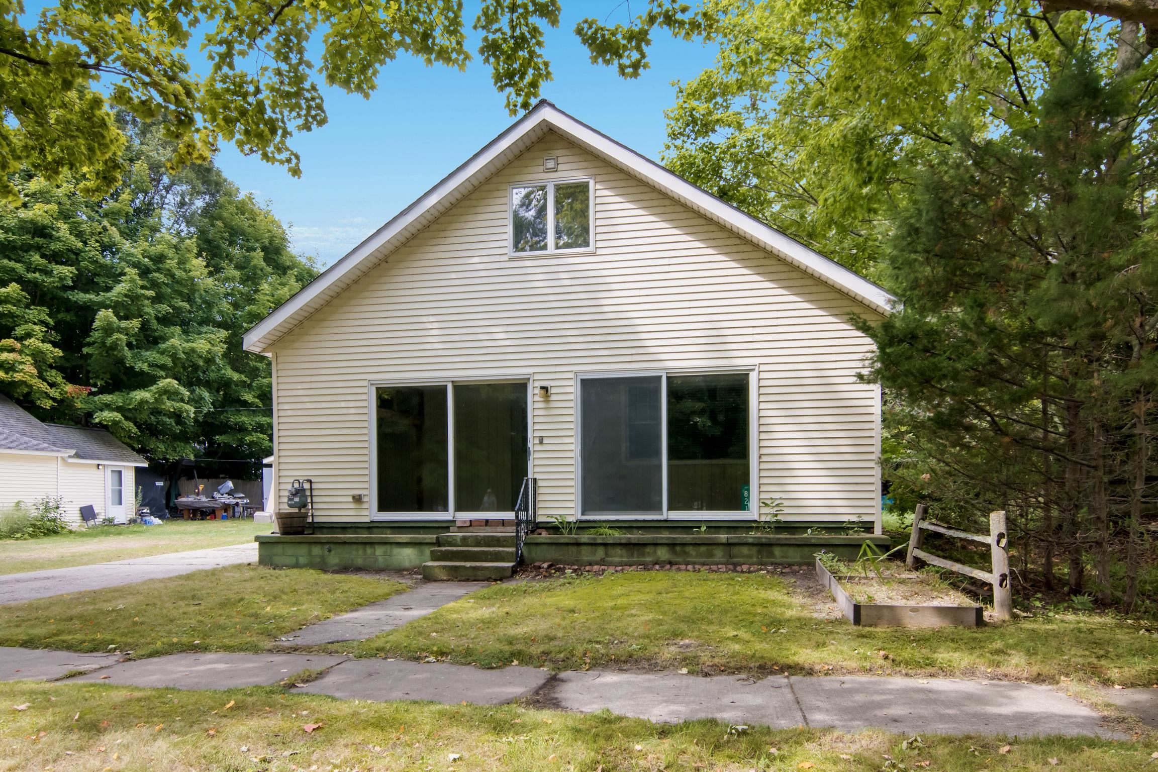 2nd image of 821 Lincoln Ave, Elberta, MI 49628 | MLS# 80072935