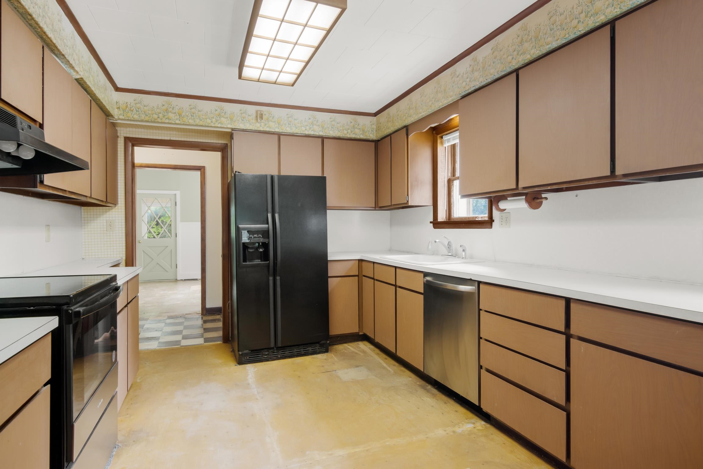 4th image of 821 Lincoln Ave, Elberta, MI 49628 | MLS# 80072935