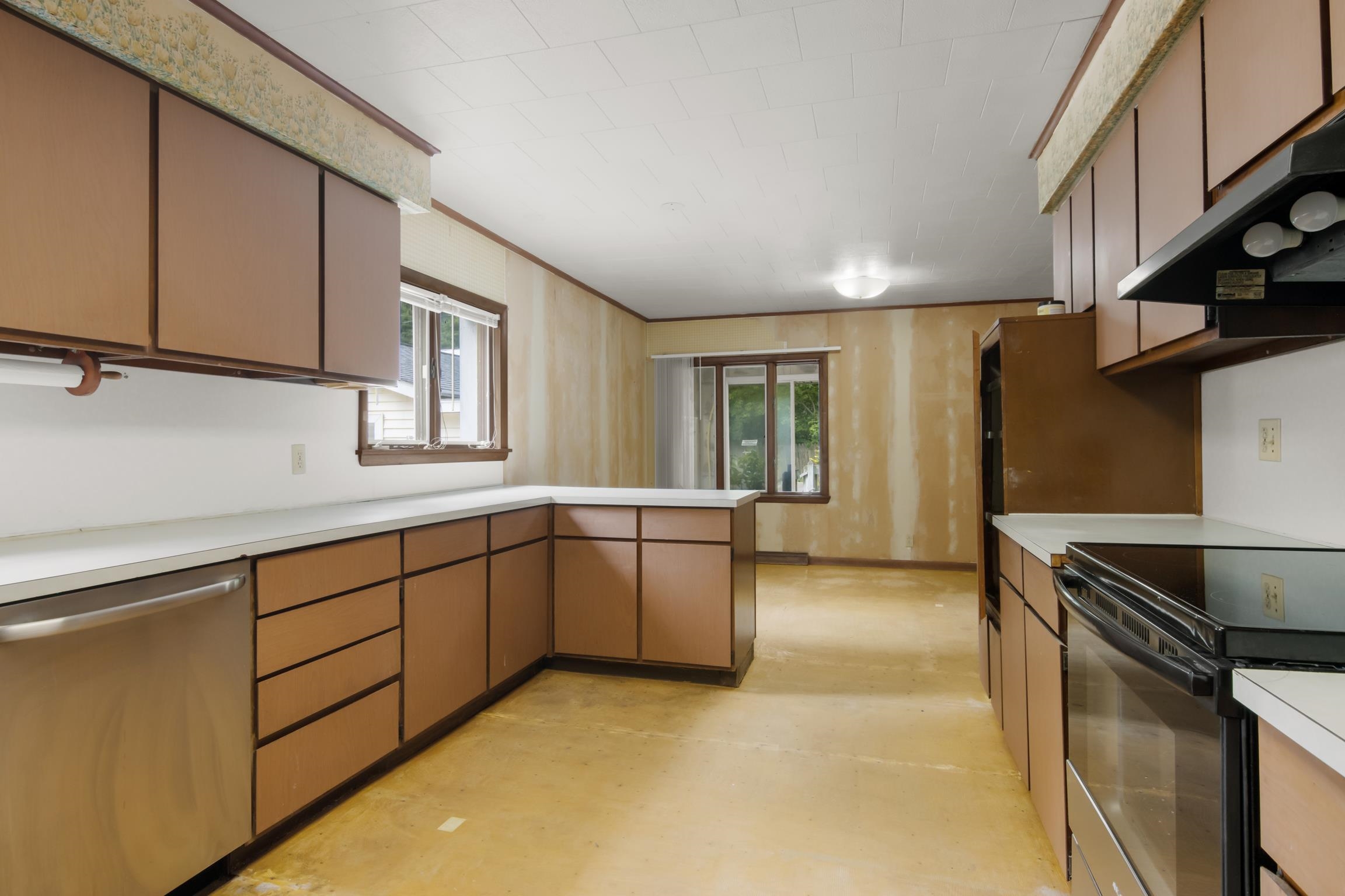 5th image of 821 Lincoln Ave, Elberta, MI 49628 | MLS# 80072935