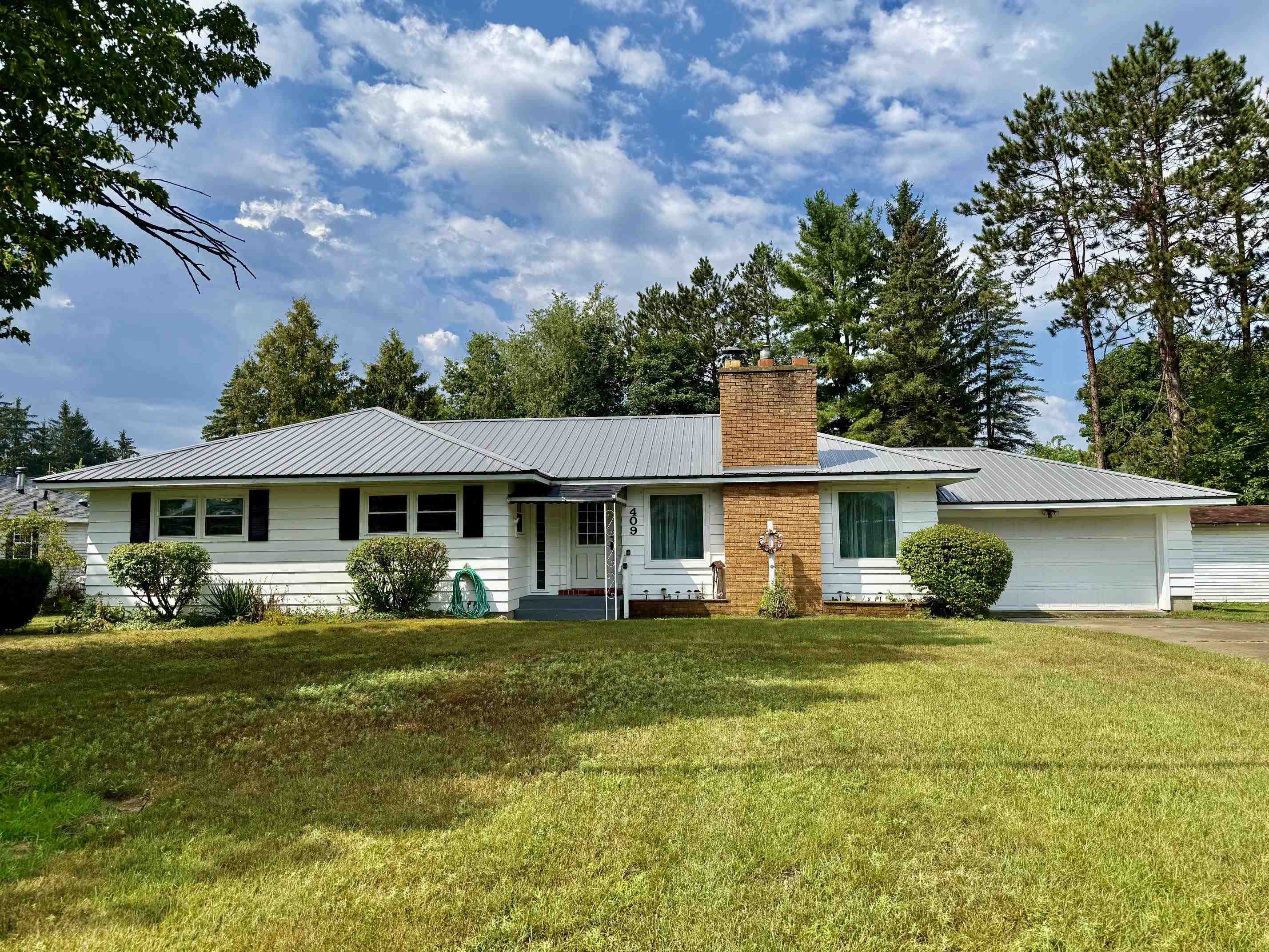Photo 1 of Single family home for sale at 409 N Front St, Lake City, MI 49651 | MLS# 78080073067 | Listing updated on 2026-09-03