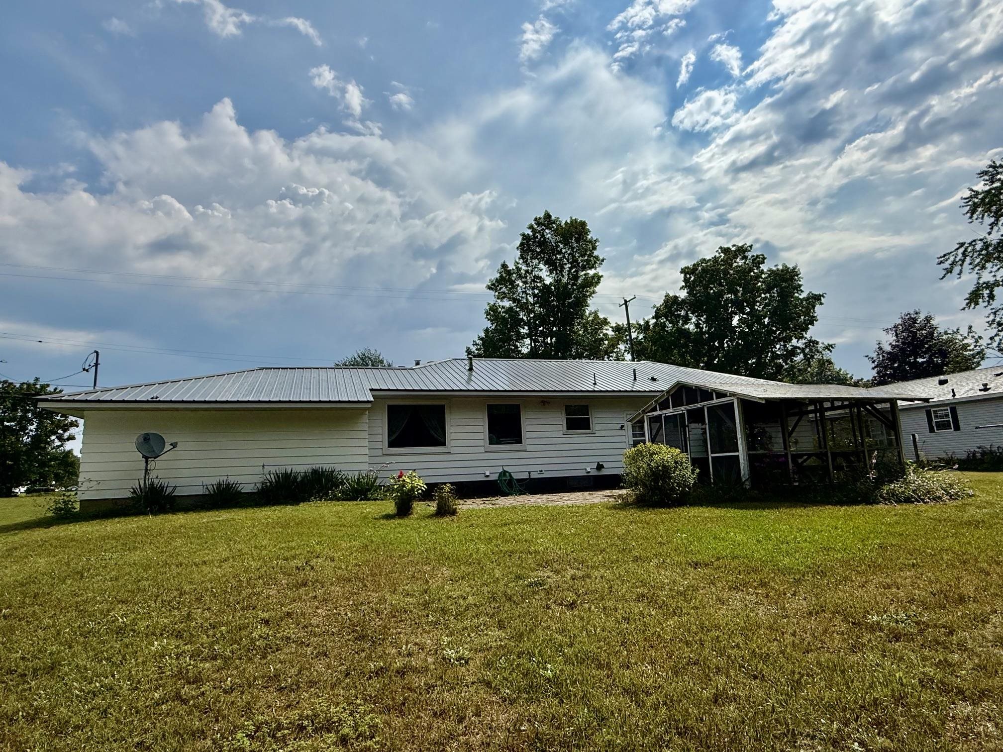Photo 2 of Single family home for sale at 409 N Front St, Lake City, MI 49651 | MLS# 78080073067 | Listing updated on 2026-09-03