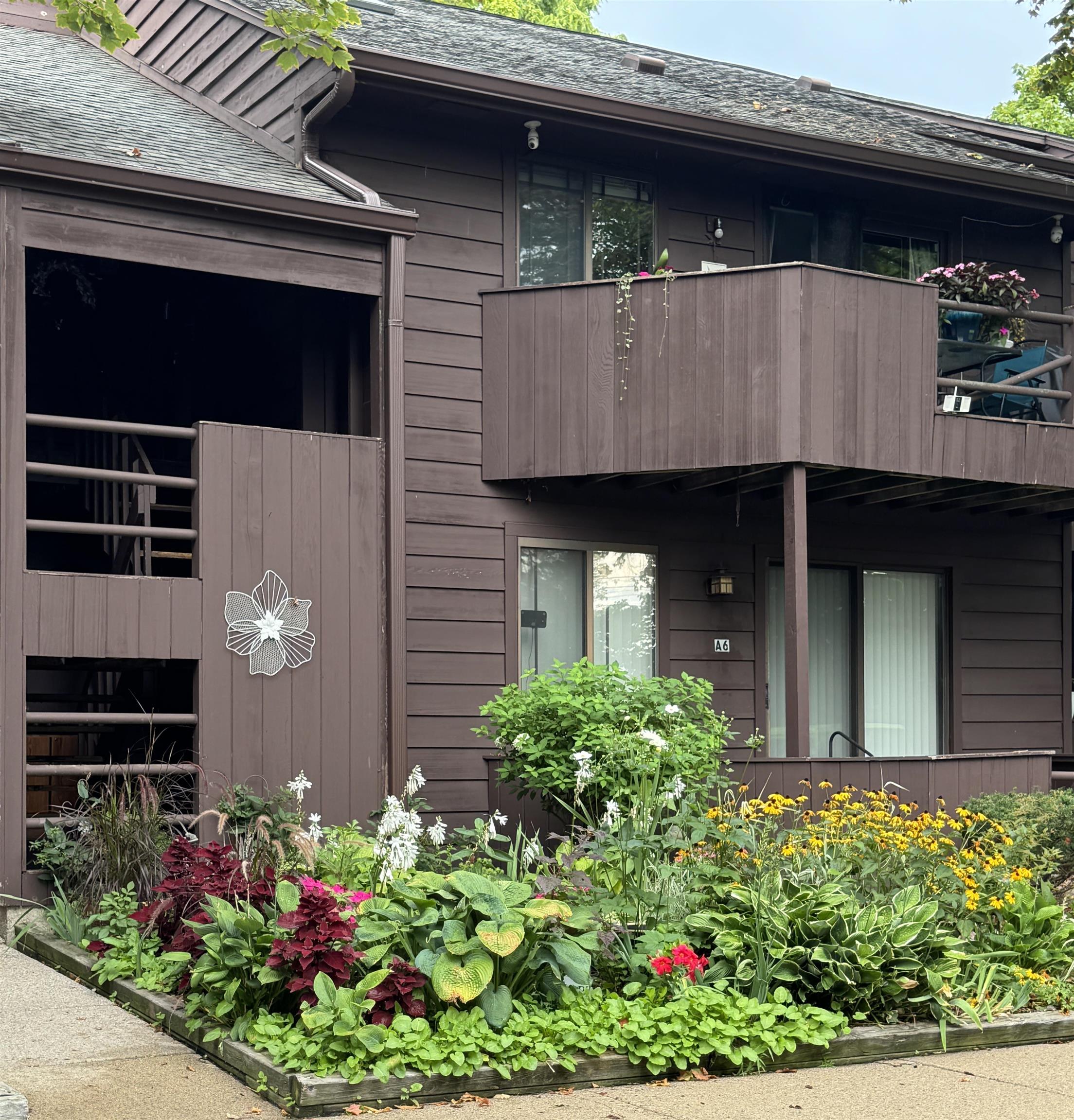 Photo 1 of Condo for sale at 205 E Jolly Rd, Lansing, MI 48910 | MLS# 80073078 | Listing updated on 2026-09-04