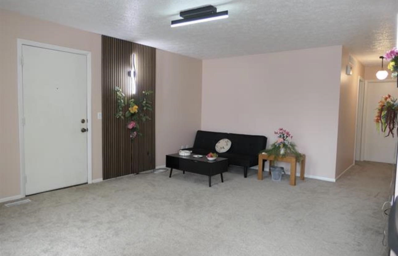 Photo 5 of Condo for sale at 205 E Jolly Rd, Lansing, MI 48910 | MLS# 79080073078 | Listing updated on 2026-09-04