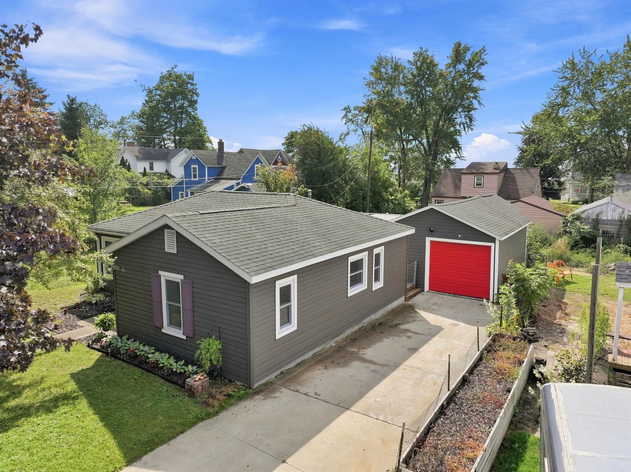 Photo 1 of Single family home for sale at 304 S Pine St, Lake City City Missaukee, MI 49651 | MLS# 78080073080 | Listing updated on 2026-09-04