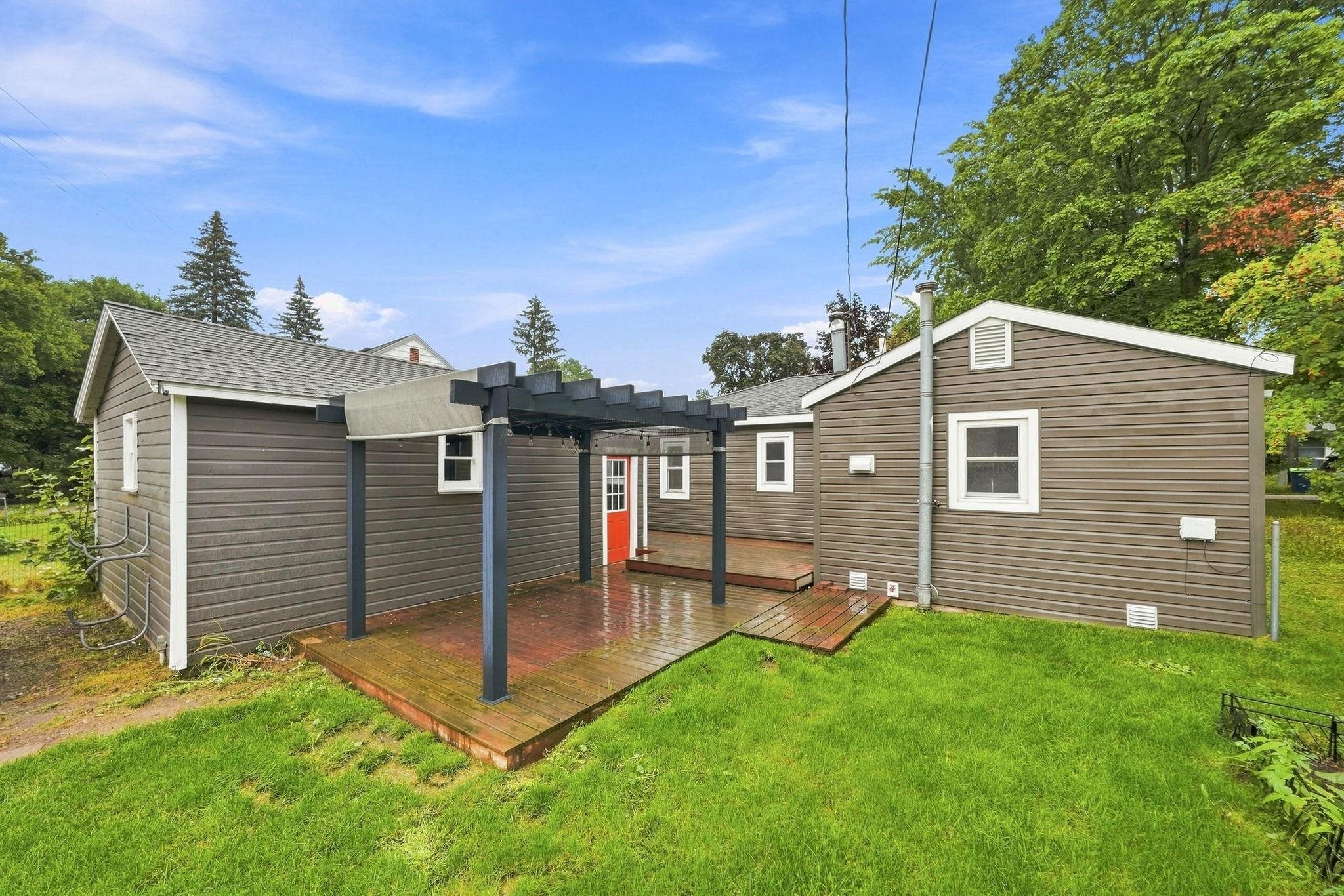 Photo 4 of Single family home for sale at 304 S Pine St, Lake City, MI 49651 | MLS# 80073080 | Listing updated on 2026-09-04