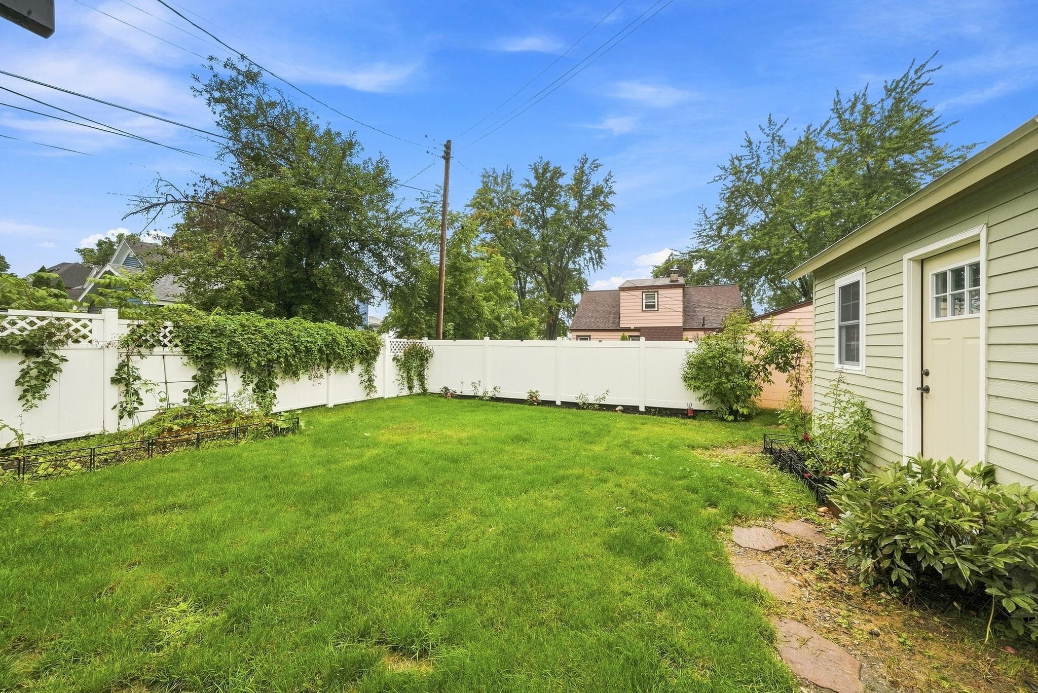 Photo 5 of Single family home for sale at 304 S Pine St, Lake City, MI 49651 | MLS# 80073080 | Listing updated on 2026-09-04