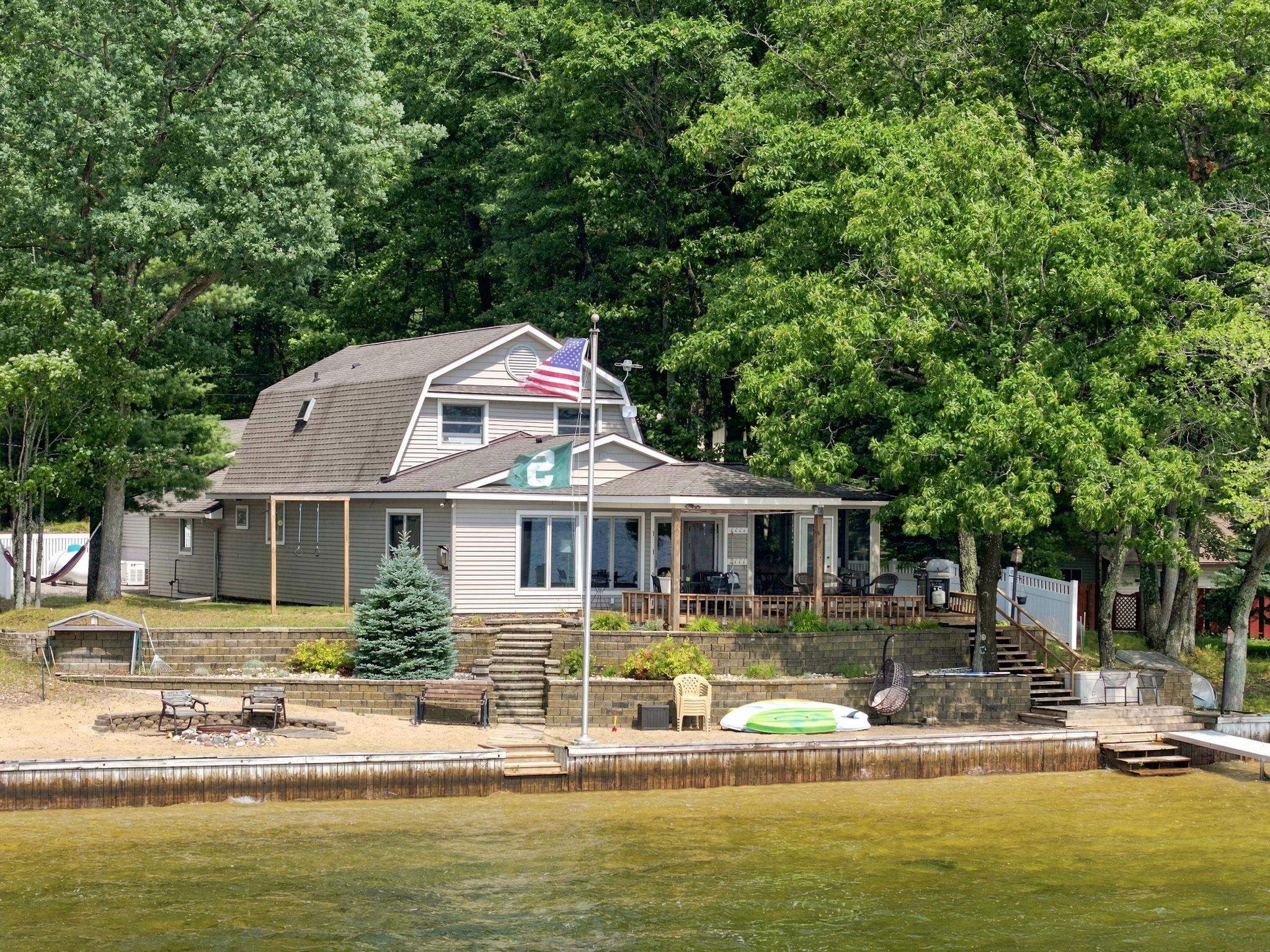 Photo 1 of Single family home for sale at 9171 W Oak Dr, Lake City, MI 49651 | MLS# 78080073107 | Listing updated on 2026-09-04