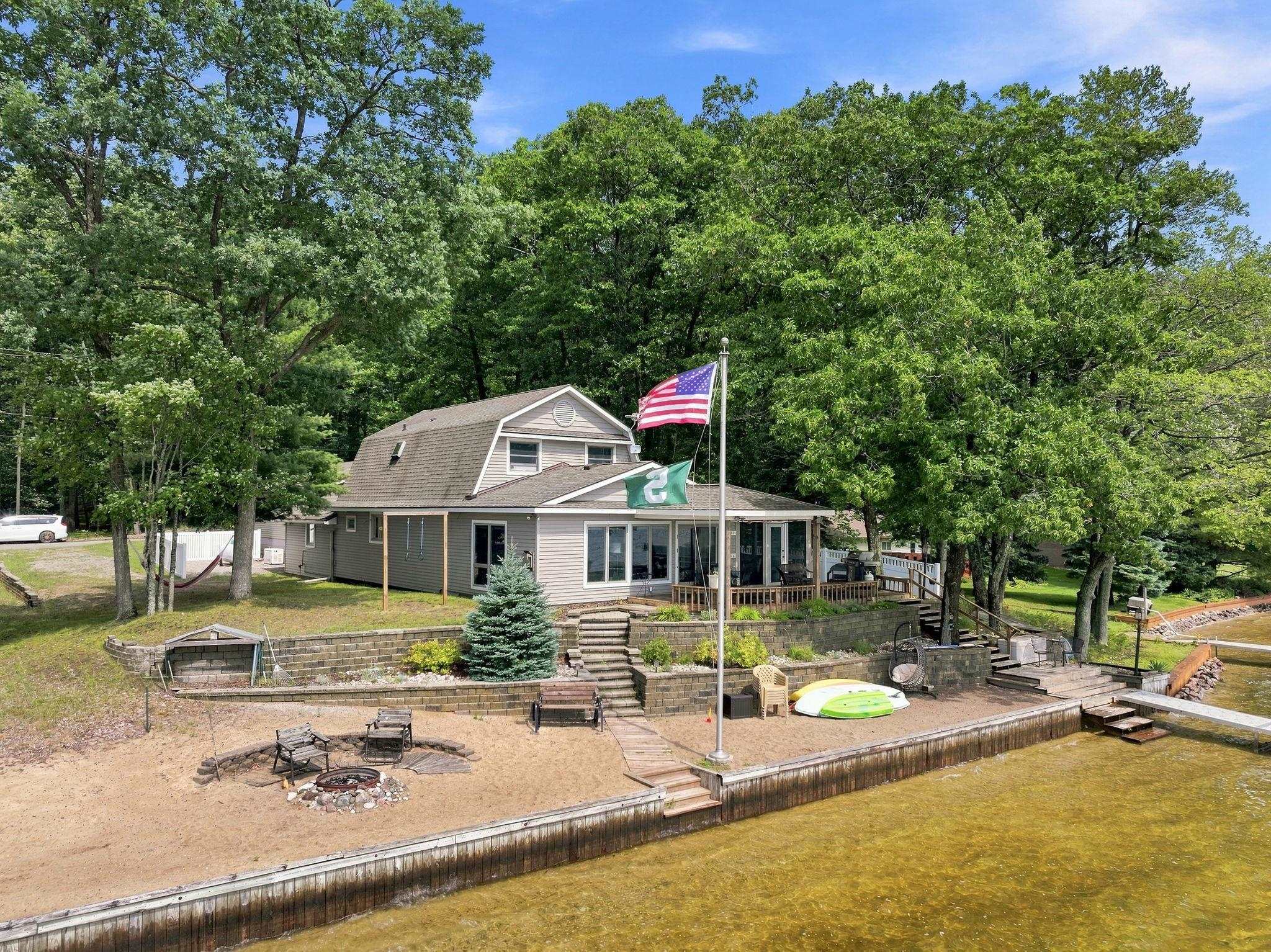 Photo 2 of Single family home for sale at 9171 W Oak Dr, Lake City, MI 49651 | MLS# 78080073107 | Listing updated on 2026-09-04