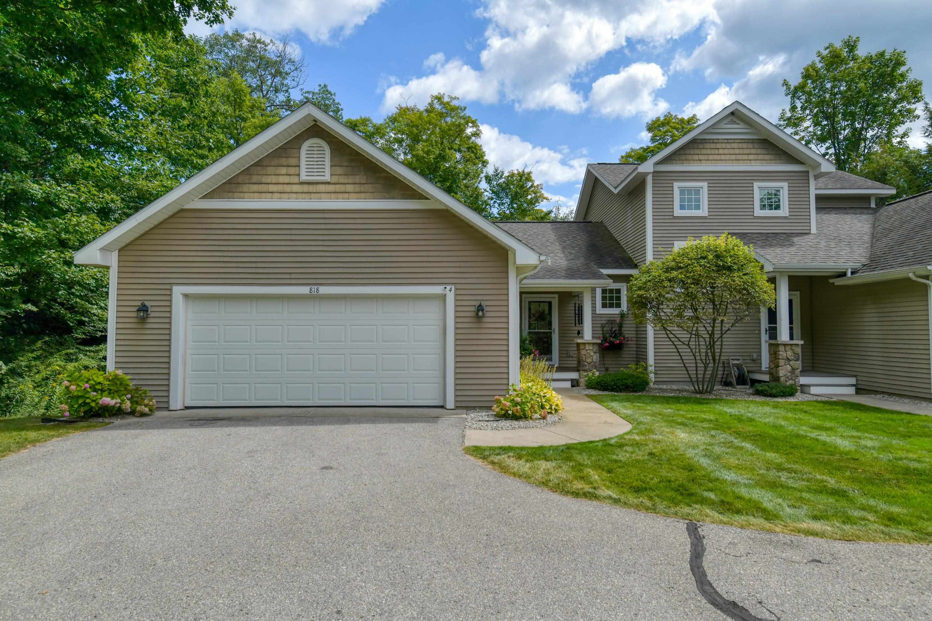 Photo 1 of Condo for sale at 818 N Bay Cliff Dr, Suttons Bay, MI 49682 | MLS# 78080073125 | Listing updated on 2026-09-05