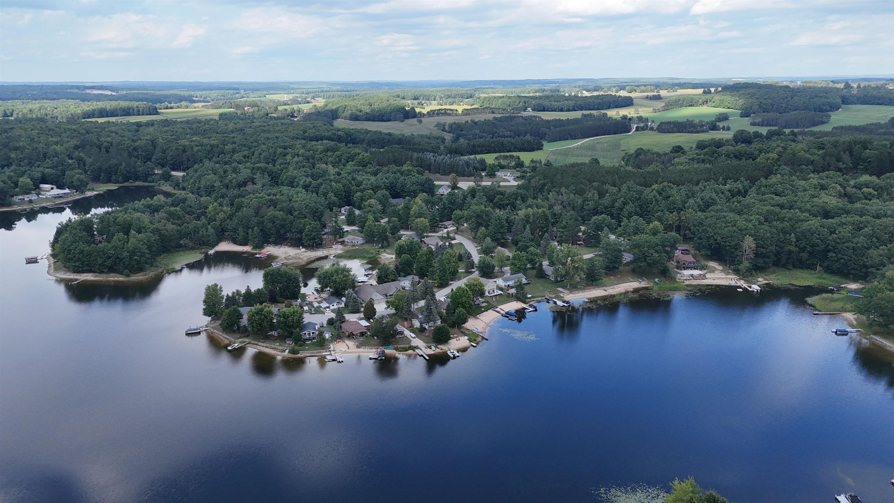 Photo 3 of Single family home for sale at 9485 Stone Ledge Lake Dr, Cadillac, MI 49601 | MLS# 78080073168 | Listing updated on 2026-09-30