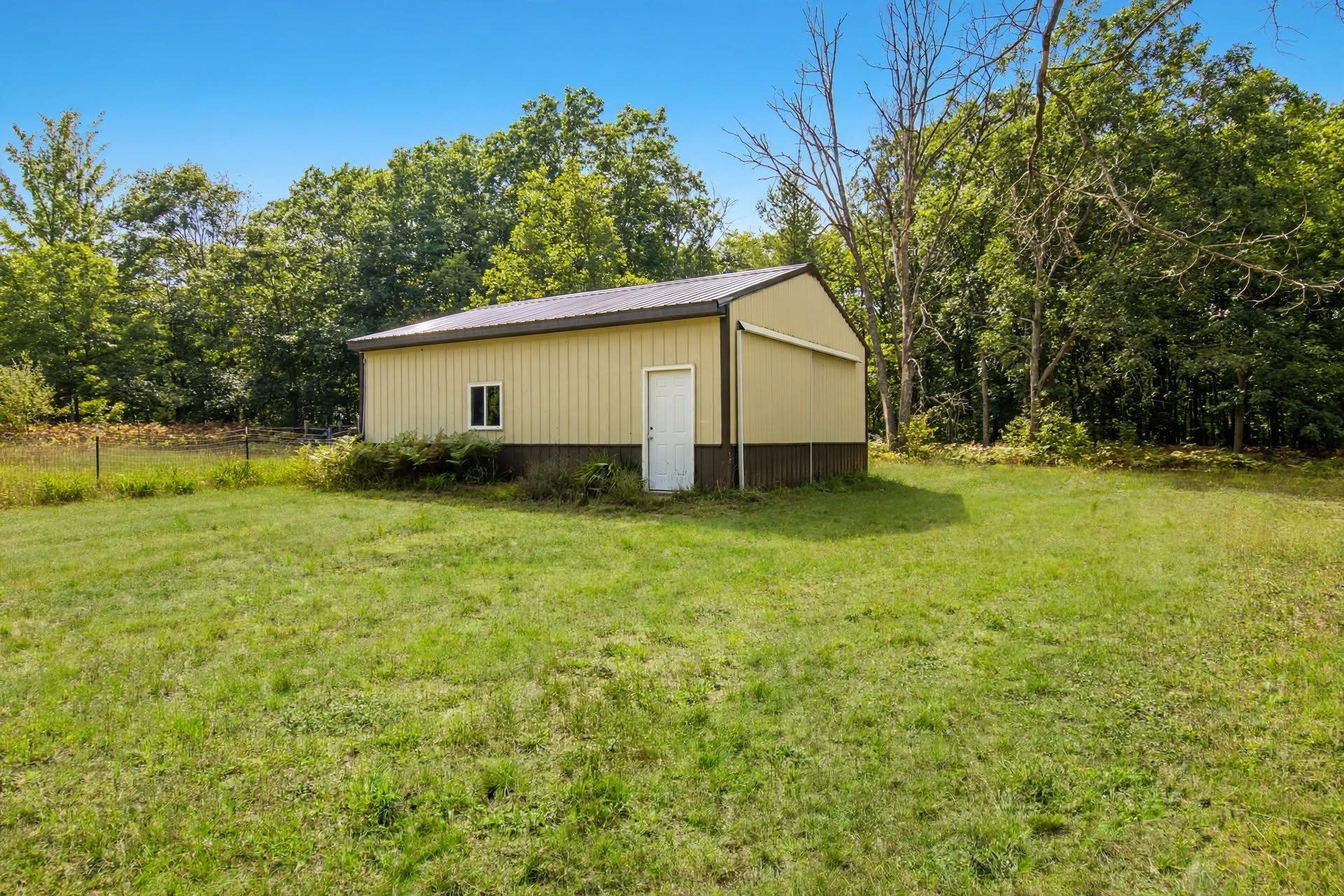 Photo 4 of Single family home for sale at 11777 Many Oaks Dr, Interlochen, MI 49643 | MLS# 78080073177 | Listing updated on 2026-09-16