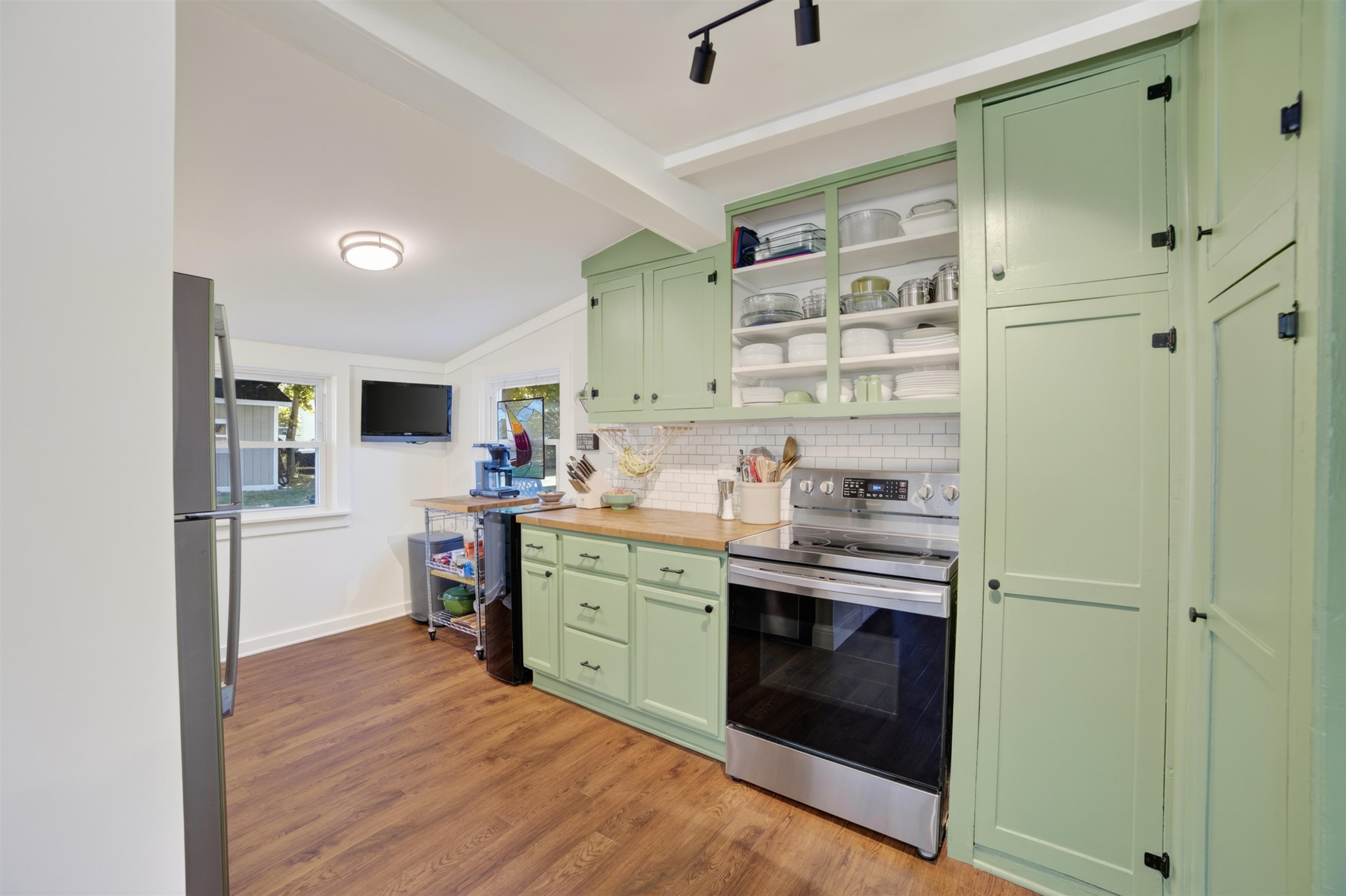 Photo 3 of Single family home for sale at 204 Petoskey Ave, Charlevoix, MI 49720 | MLS# 78080073199 | Listing updated on 2026-10-06