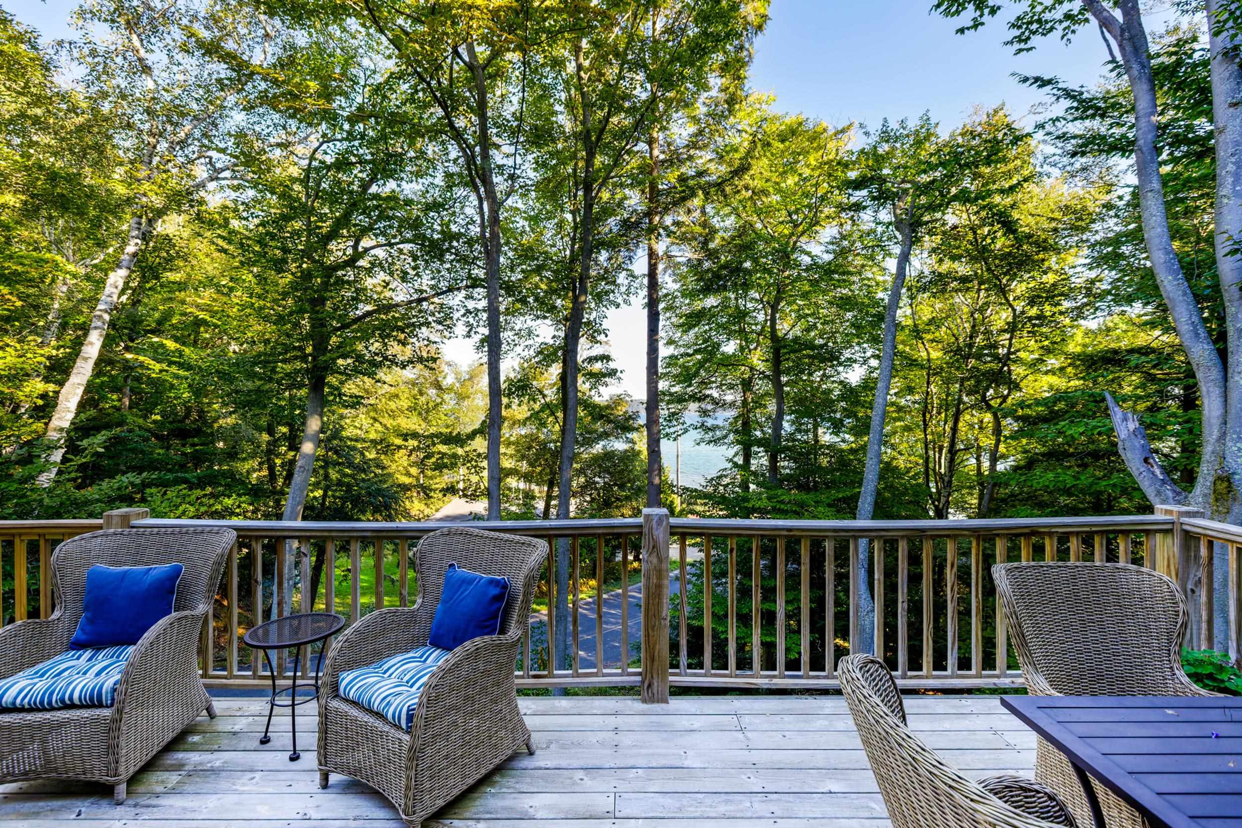 Photo 4 of Single family home for sale at 1667 Figg Rd, Frankfort, MI 49635 | MLS# 78080073242 | Listing updated on 2026-09-29