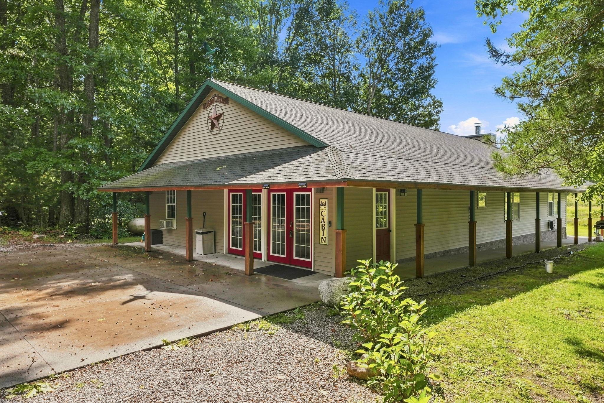 Photo 2 of Single family home for sale at 6601 Drake Dr, Cadillac, MI 49601 | MLS# 78080073265 | Listing updated on 2026-09-25