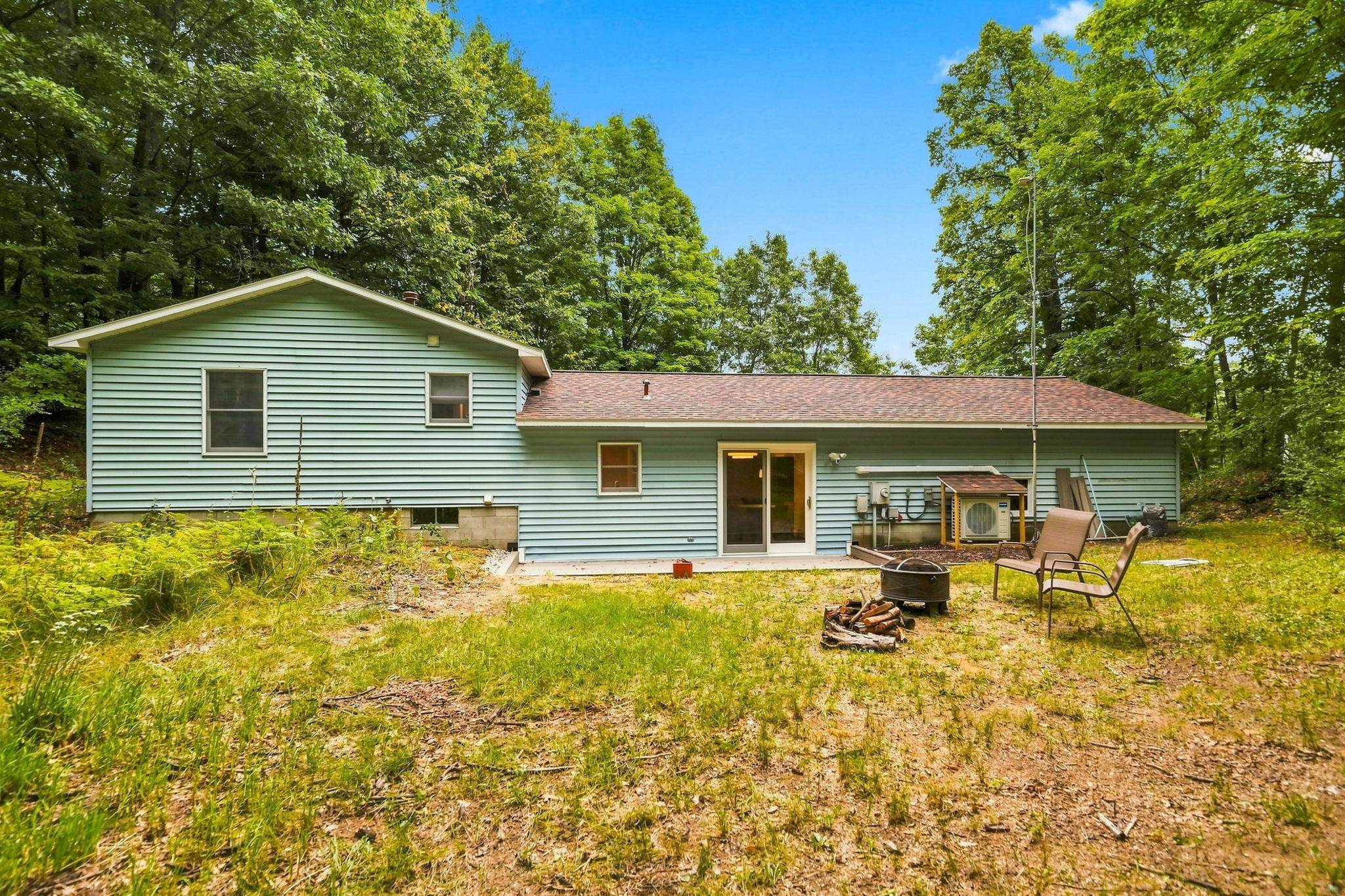 Photo 3 of Single family home for sale at 3787 Prouty Rd, Traverse City, MI 49686 | MLS# 78080073308 | Listing updated on 2026-10-06