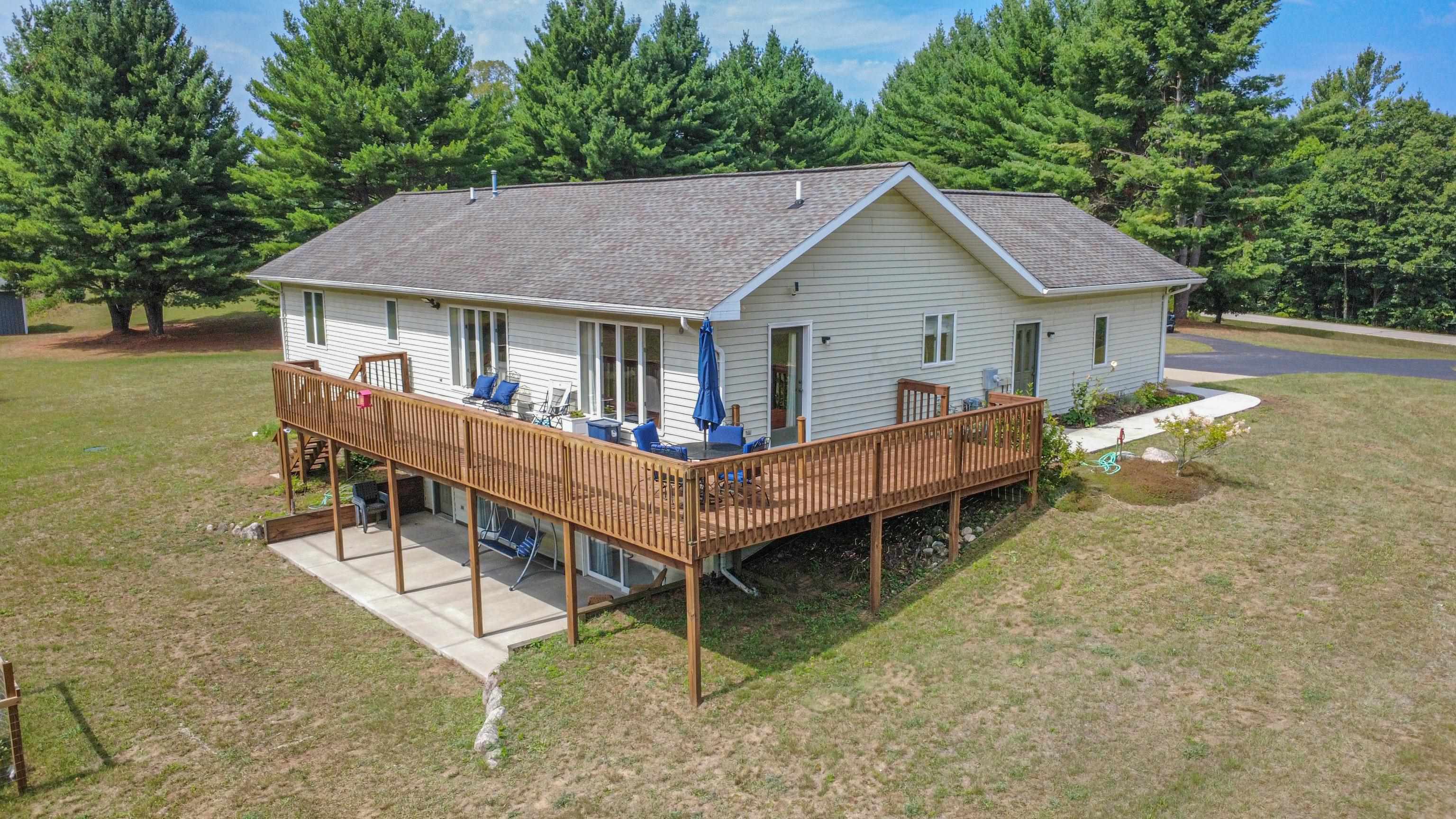 Photo 3 of Single family home for sale at 10859 W Blanchard Rd, Blanchard, MI 49310 | MLS# 79080073314 | Listing updated on 2026-09-17