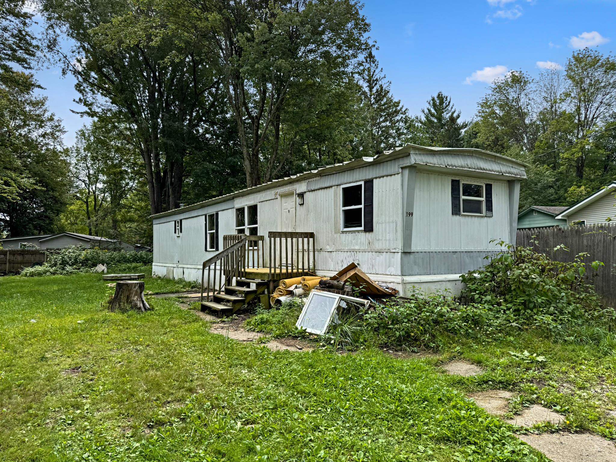Photo 2 of Single family home for sale at 197 Arbutus Ave, Cadillac, MI 49601 | MLS# 78080073327 | Listing updated on 2026-09-16
