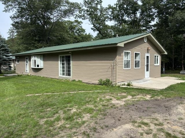 Photo 2 of Single family home for sale at 21 W Oak St, Au Gres, MI 48703 | MLS# 77080073361 | Listing updated on 2026-09-12