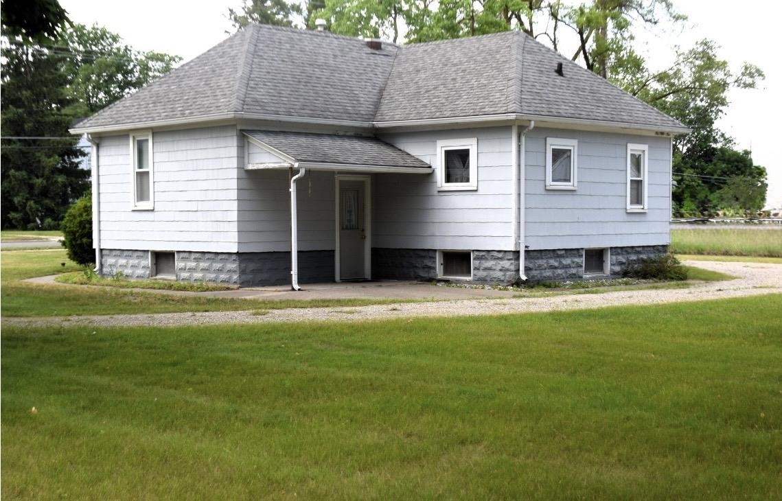 Photo 3 of Single family home for sale at 2139 S Isabella Rd, Mount Pleasant, MI 48858 | MLS# 79080073365 | Listing updated on 2026-09-12