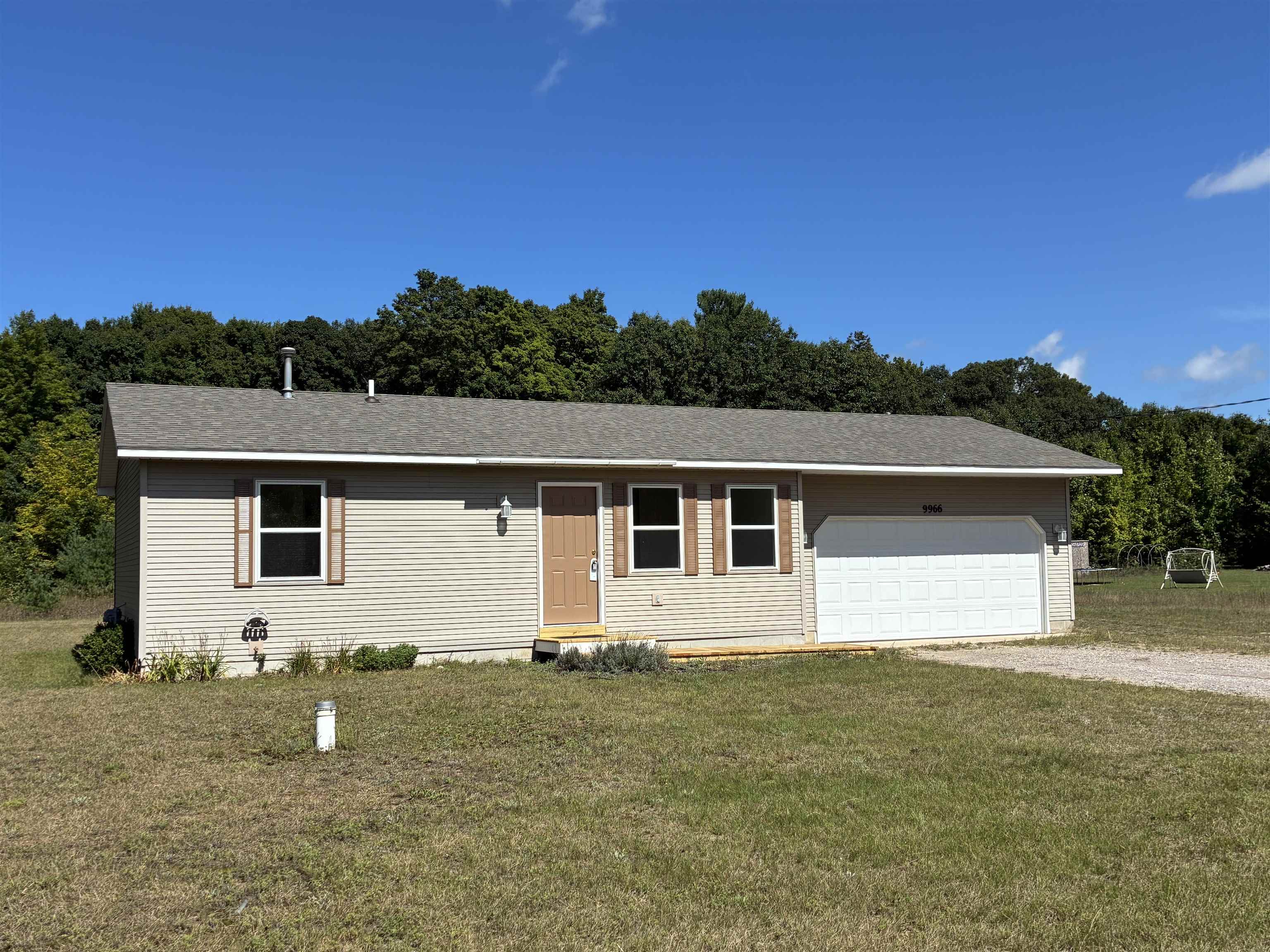 Photo 1 of Single family home for sale at 9966 Cedar Run Rd, Traverse City, MI 49684 | MLS# 78080073430 | Listing updated on 2026-09-14