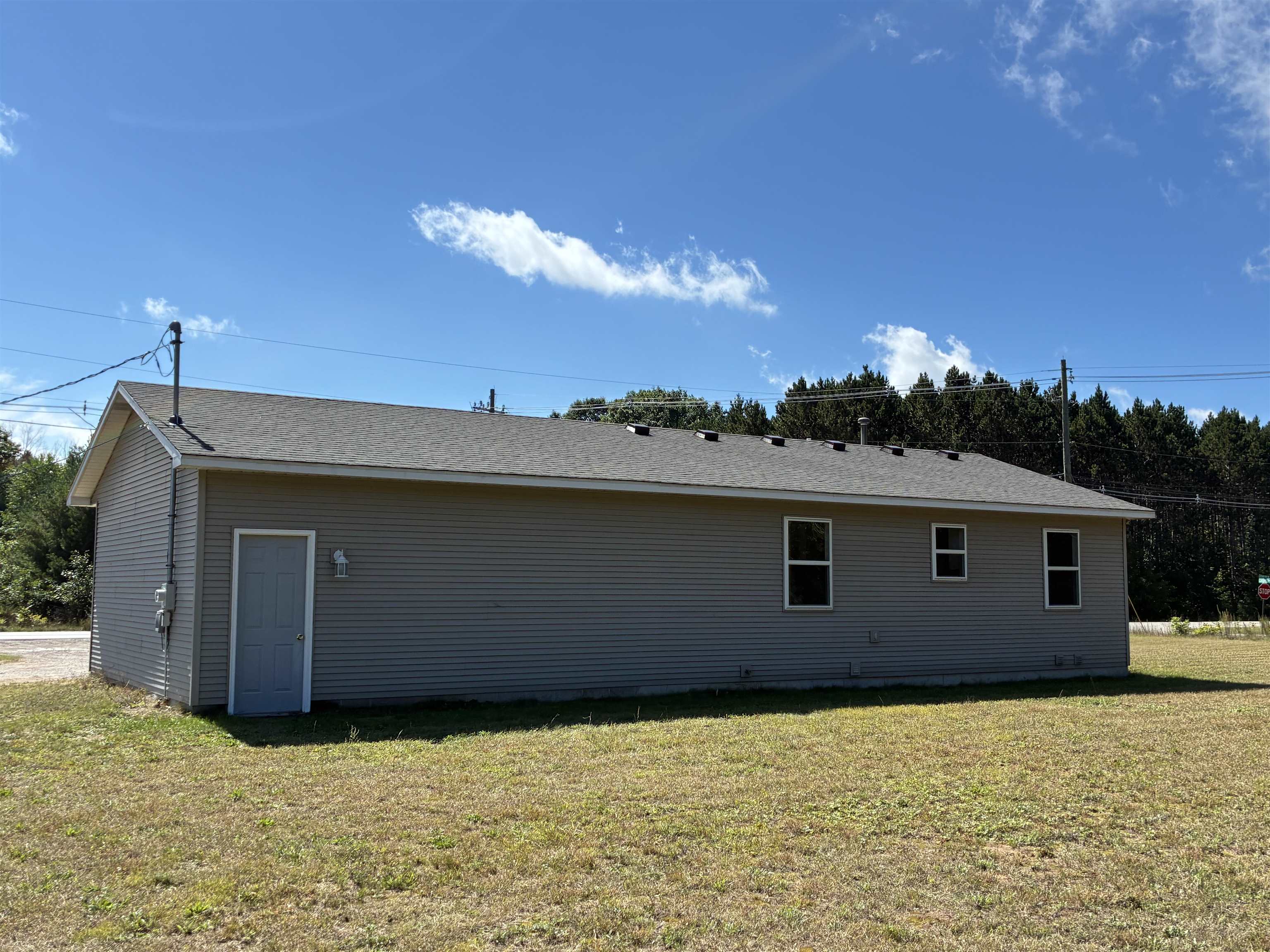 Photo 3 of Single family home for sale at 9966 Cedar Run Rd, Traverse City, MI 49684 | MLS# 78080073430 | Listing updated on 2026-09-14