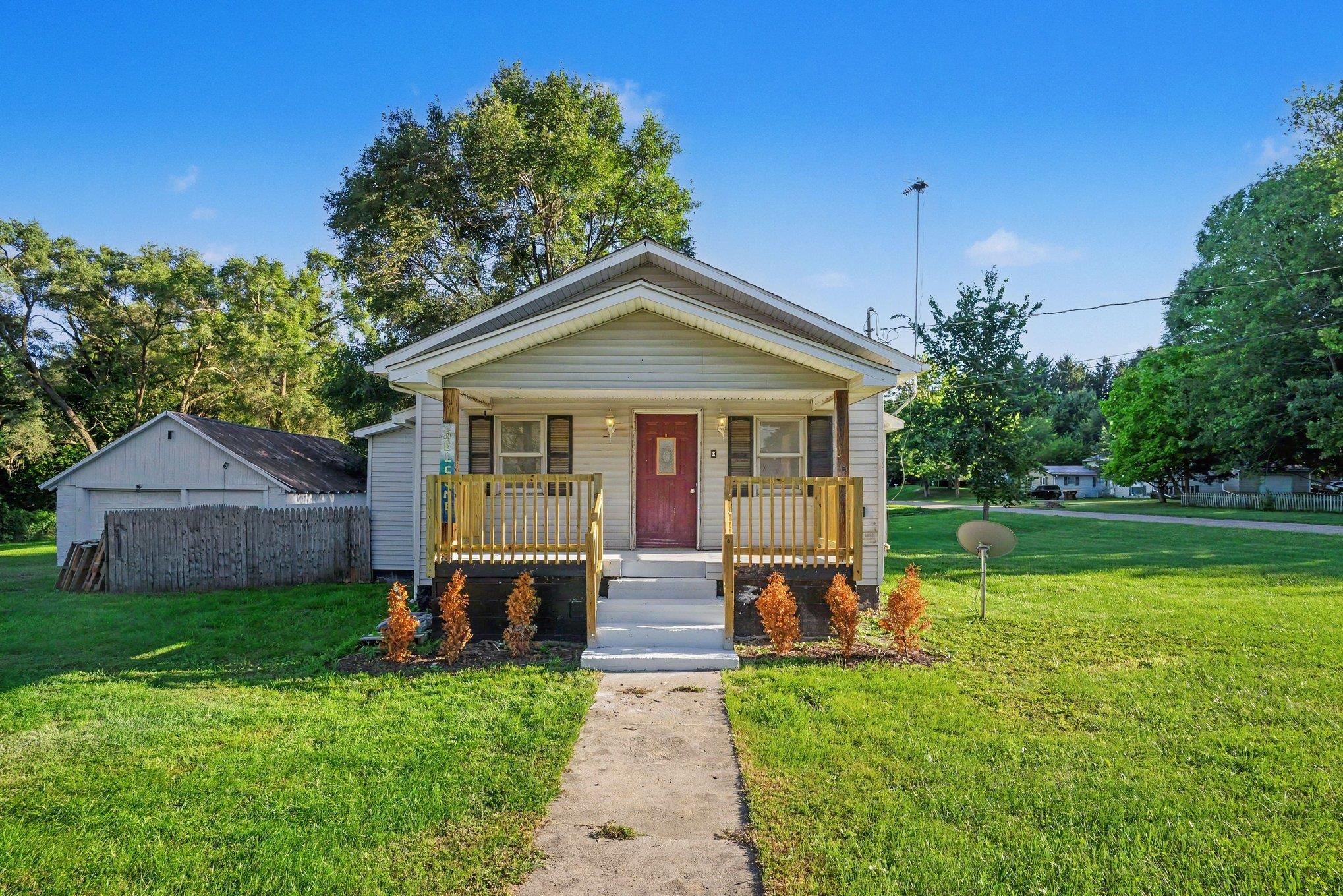 Photo 2 of Single family home for sale at 502 E Hazel St, Saint Louis, MI 48880 | MLS# 79080073434 | Listing updated on 2026-09-15