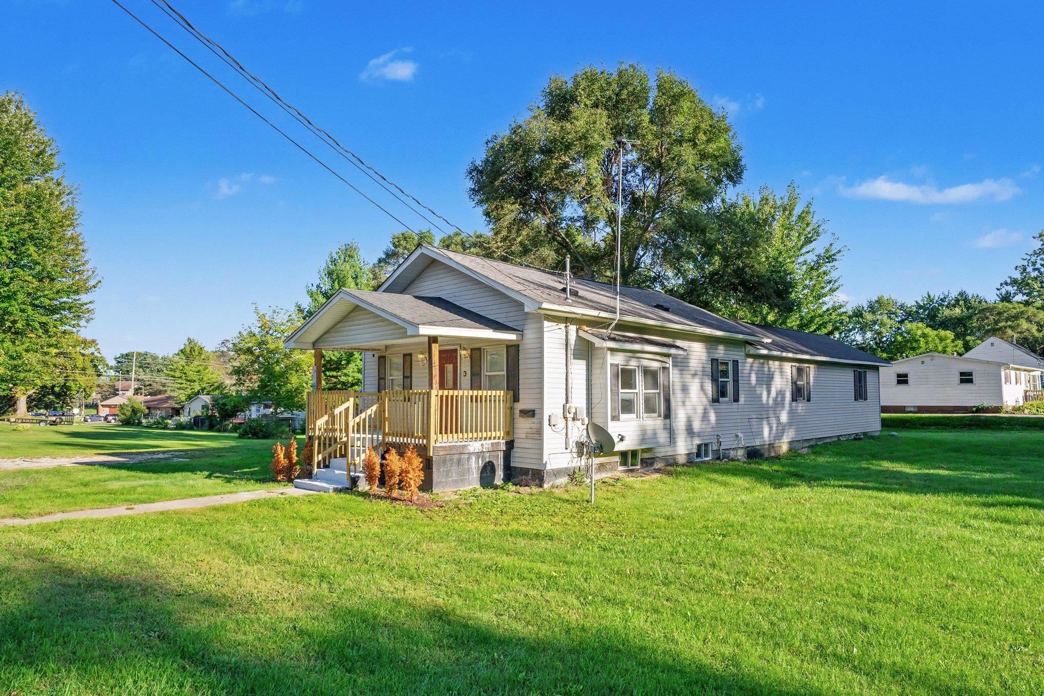Photo 3 of Single family home for sale at 502 E Hazel St, Saint Louis, MI 48880 | MLS# 79080073434 | Listing updated on 2026-09-15