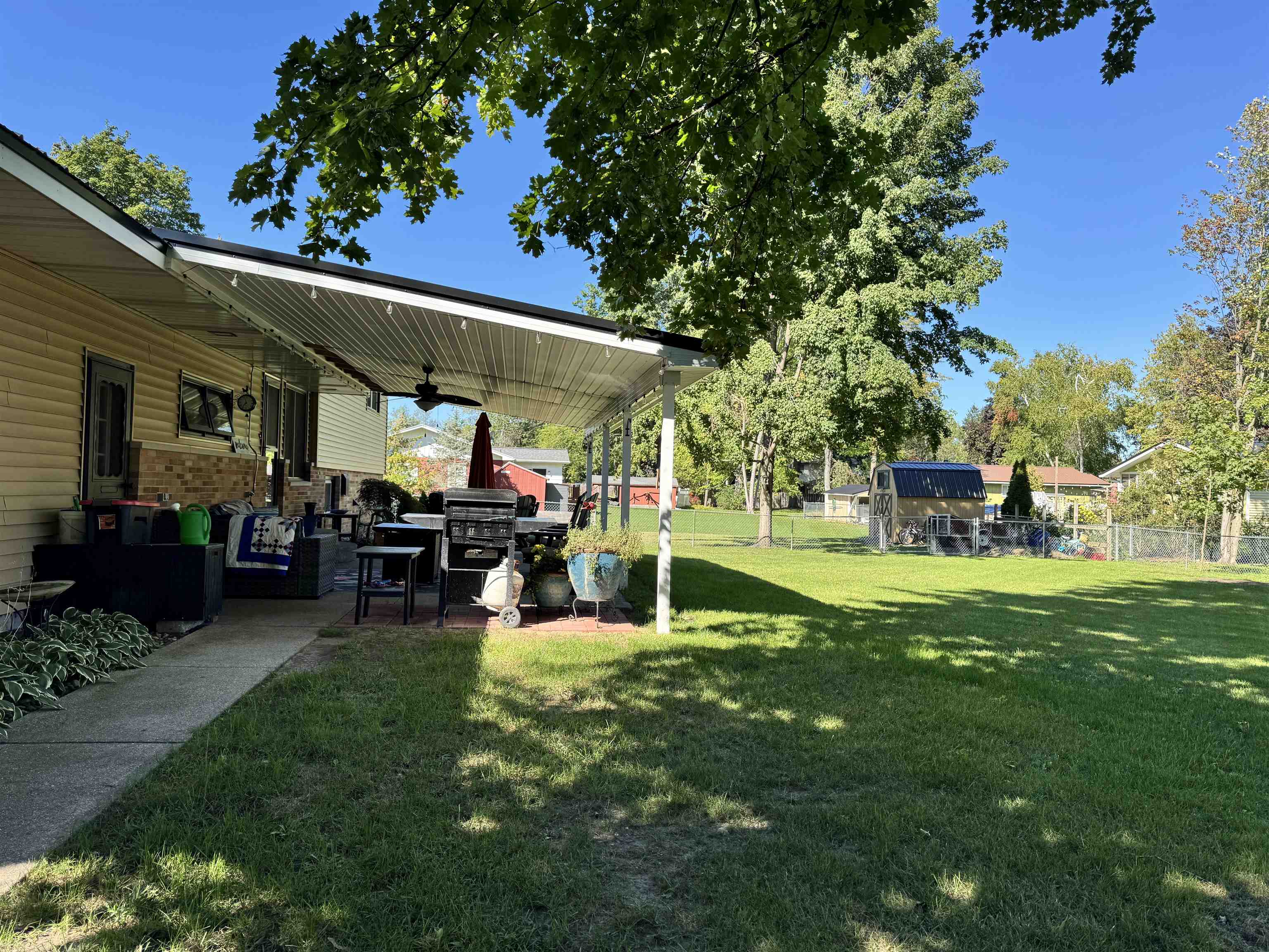 Photo 4 of Single family home for sale at 401 Orchard Ave, Clare, MI 48617 | MLS# 80073455 | Listing updated on 2026-10-04
