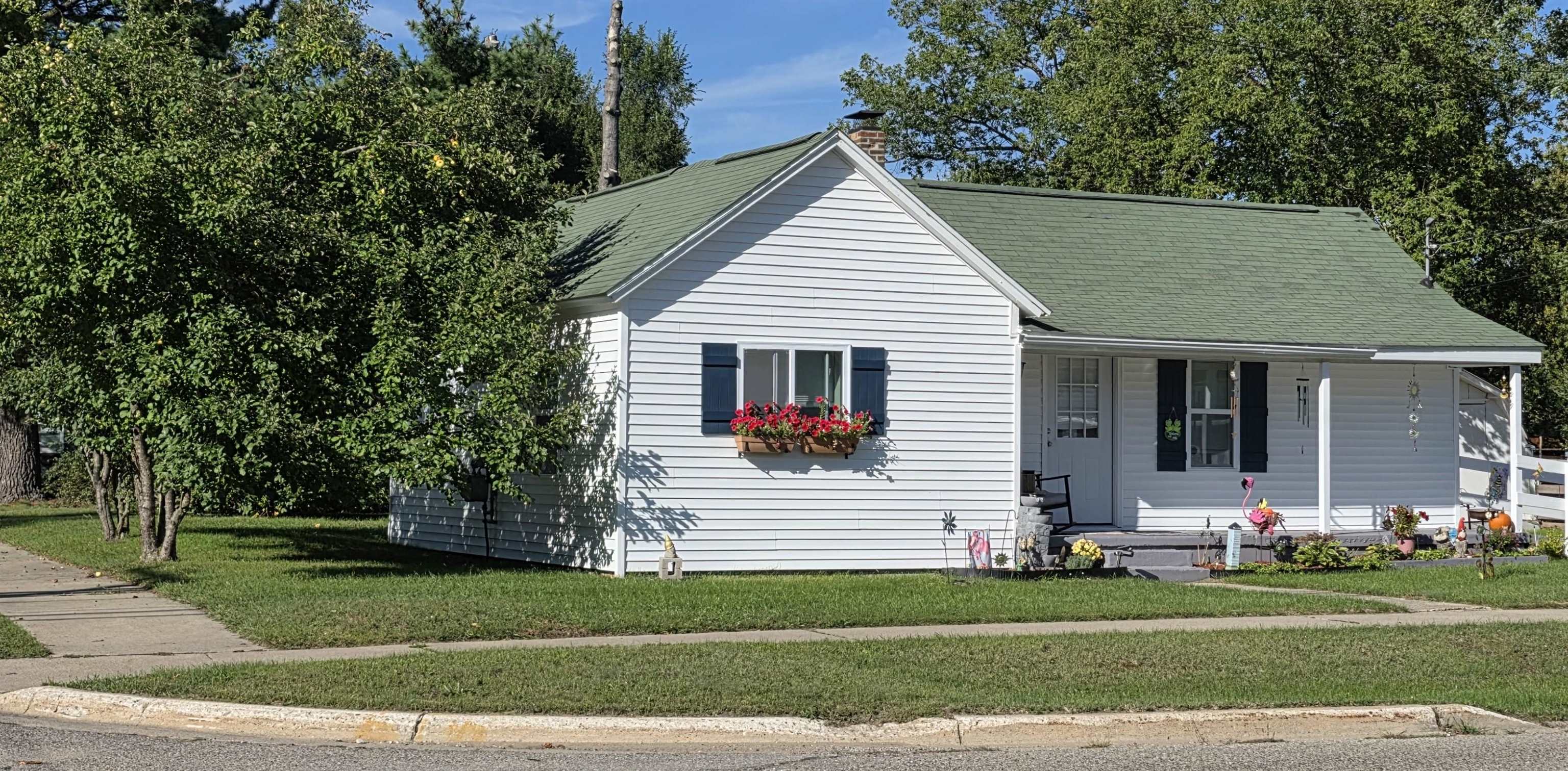 Photo 2 of Single family home for sale at 301 Madsen St, Grayling, MI 49738 | MLS# 78080073467 | Listing updated on 2026-09-17