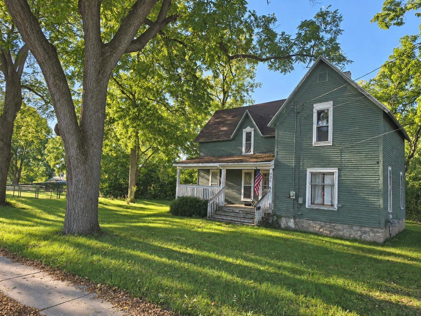 Photo 2 of Single family home for sale at 321 Ely St, Alma, MI 48801 | MLS# 80073483 | Listing updated on 2026-09-12