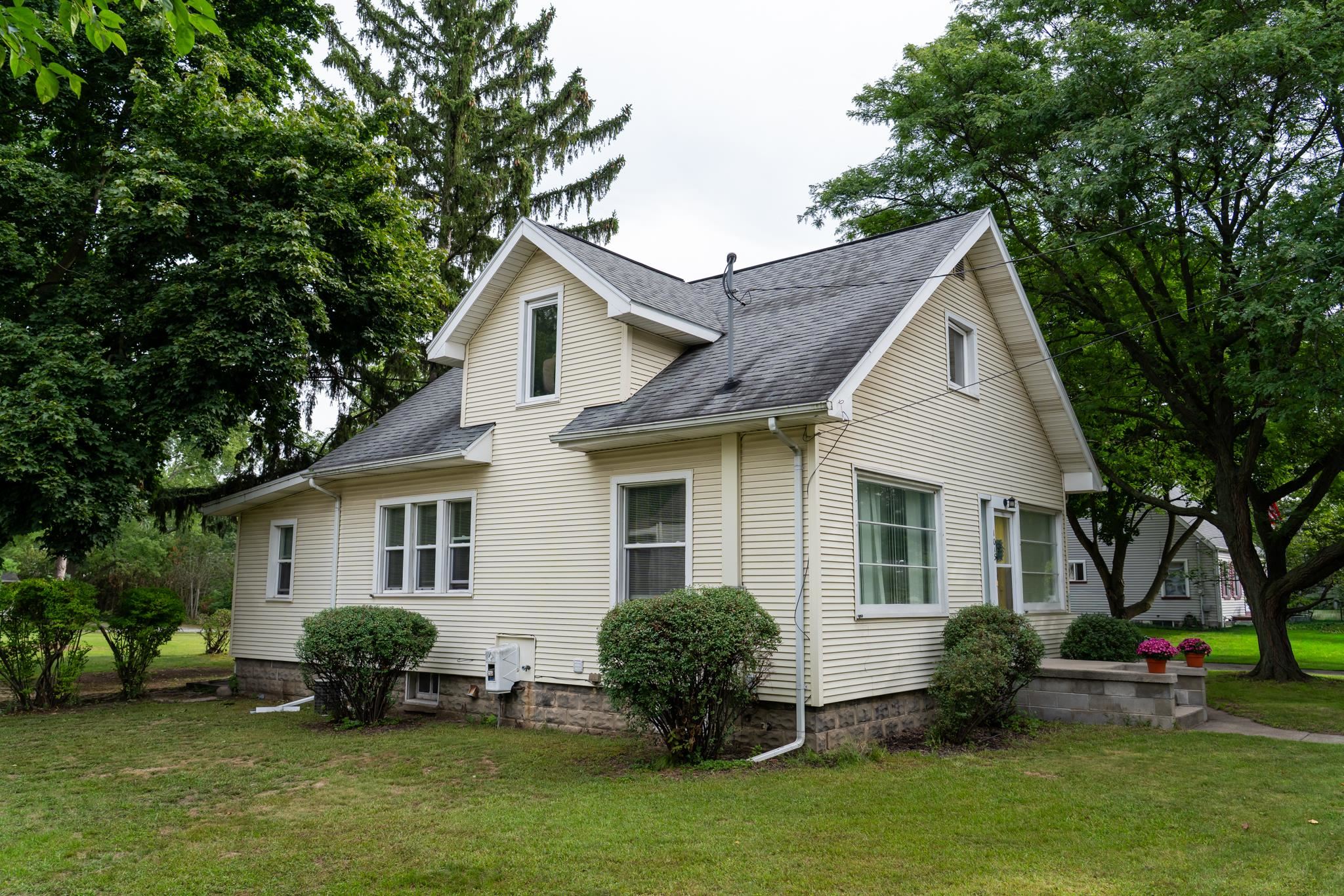 Photo 2 of Multi family home for sale at 1015 E & 1015 1/ High St, Mount Pleasant, MI 48858 | MLS# 80073489 | Listing updated on 2026-09-13