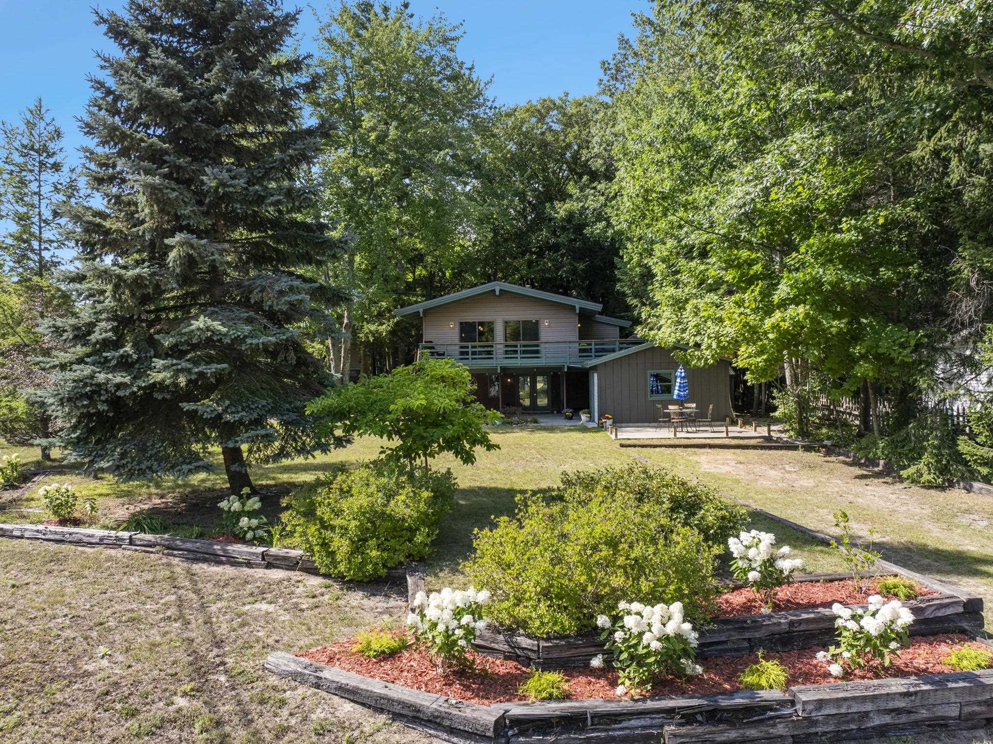 Photo 1 of Single family home for sale at 13631 N Forest Beach, Leelanau Township Leelanau, MI 49670 | MLS# 78080073492 | Listing updated on 2026-09-14