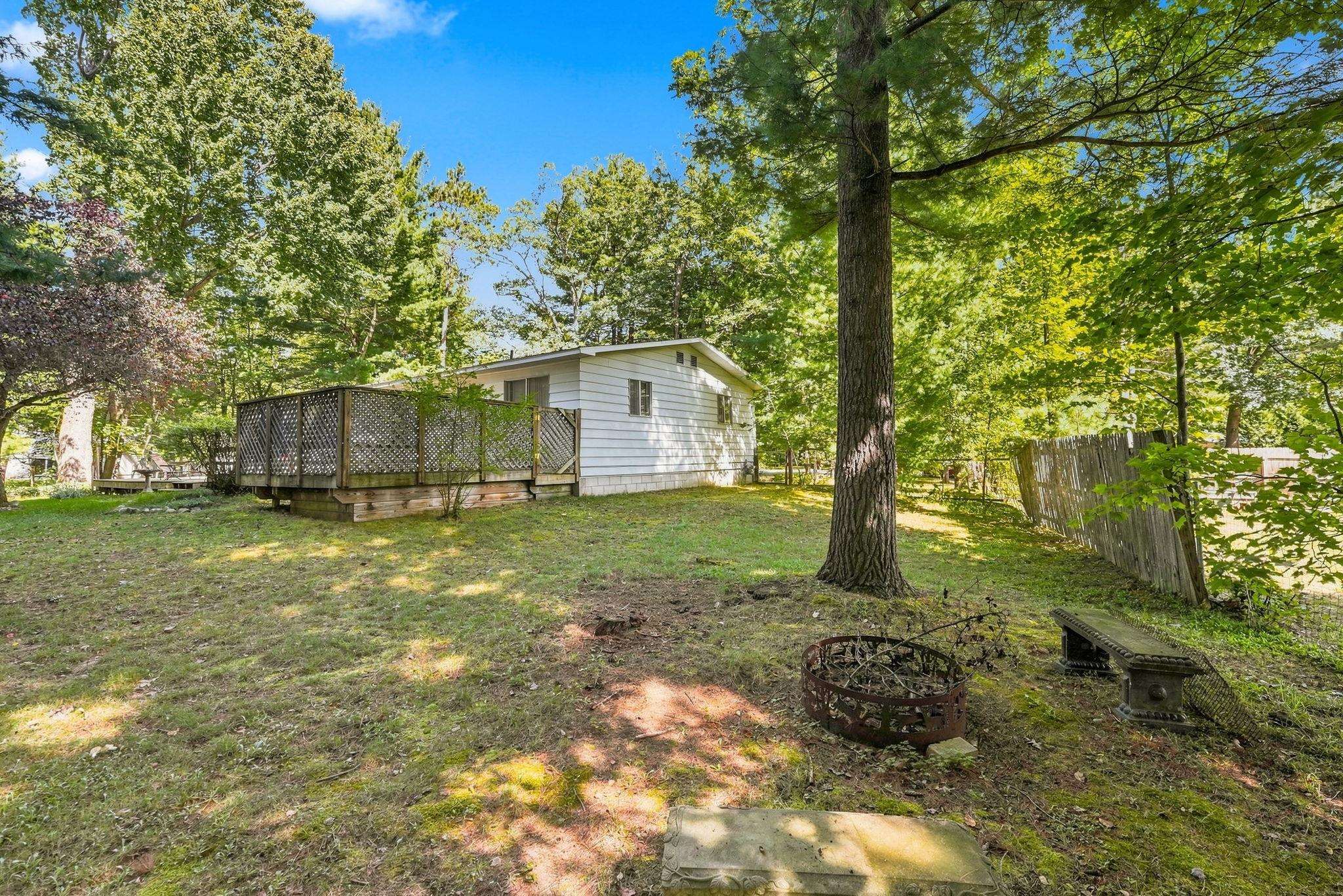 Photo 2 of Single family home for sale at 1828 Outer Dr, Interlochen, MI 49643 | MLS# 78080073496 | Listing updated on 2026-09-17
