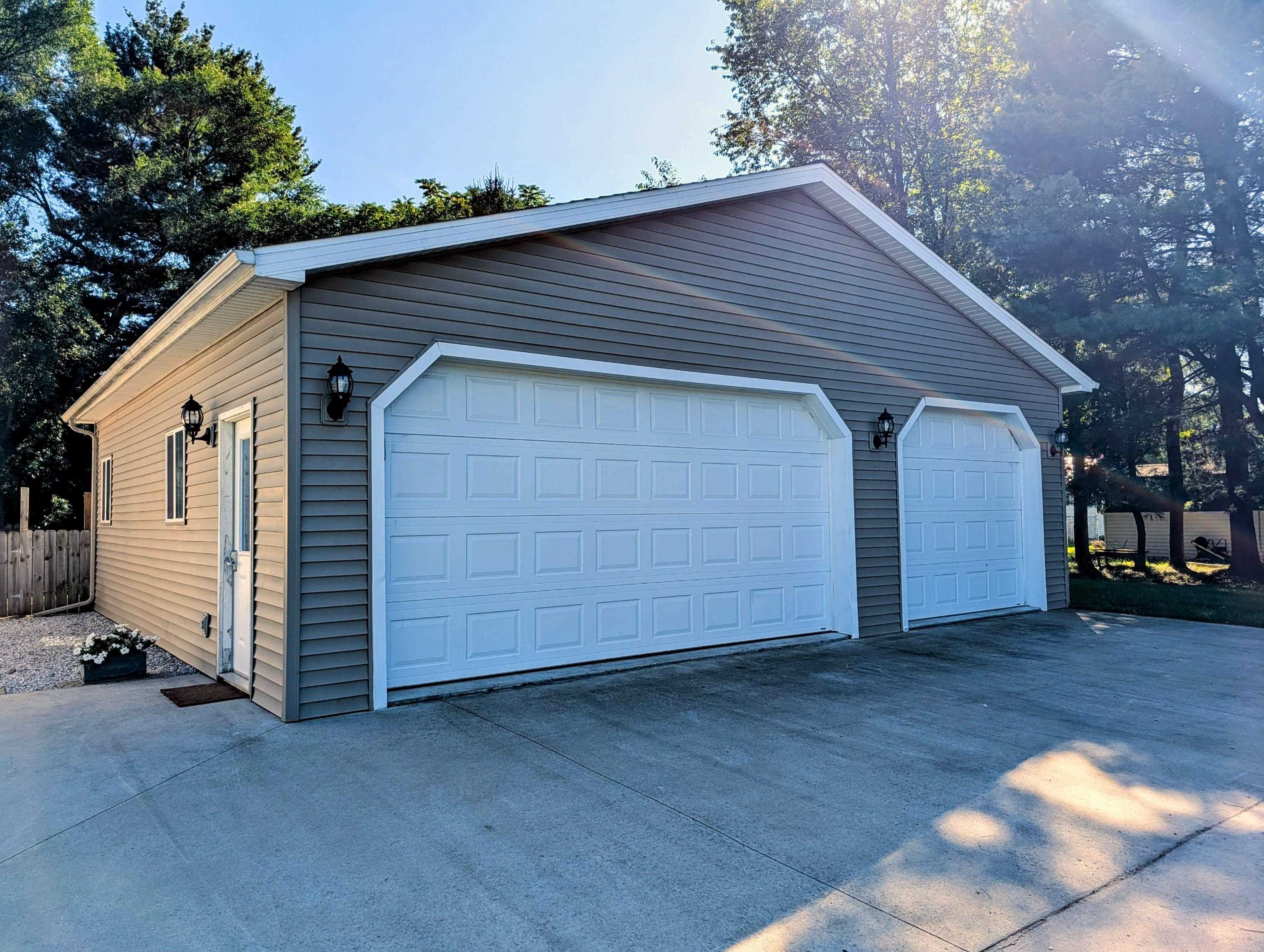 Photo 3 of Single family home for sale at 903 W Deer Rd, Gladwin, MI 48624 | MLS# 77080073498 | Listing updated on 2026-09-21