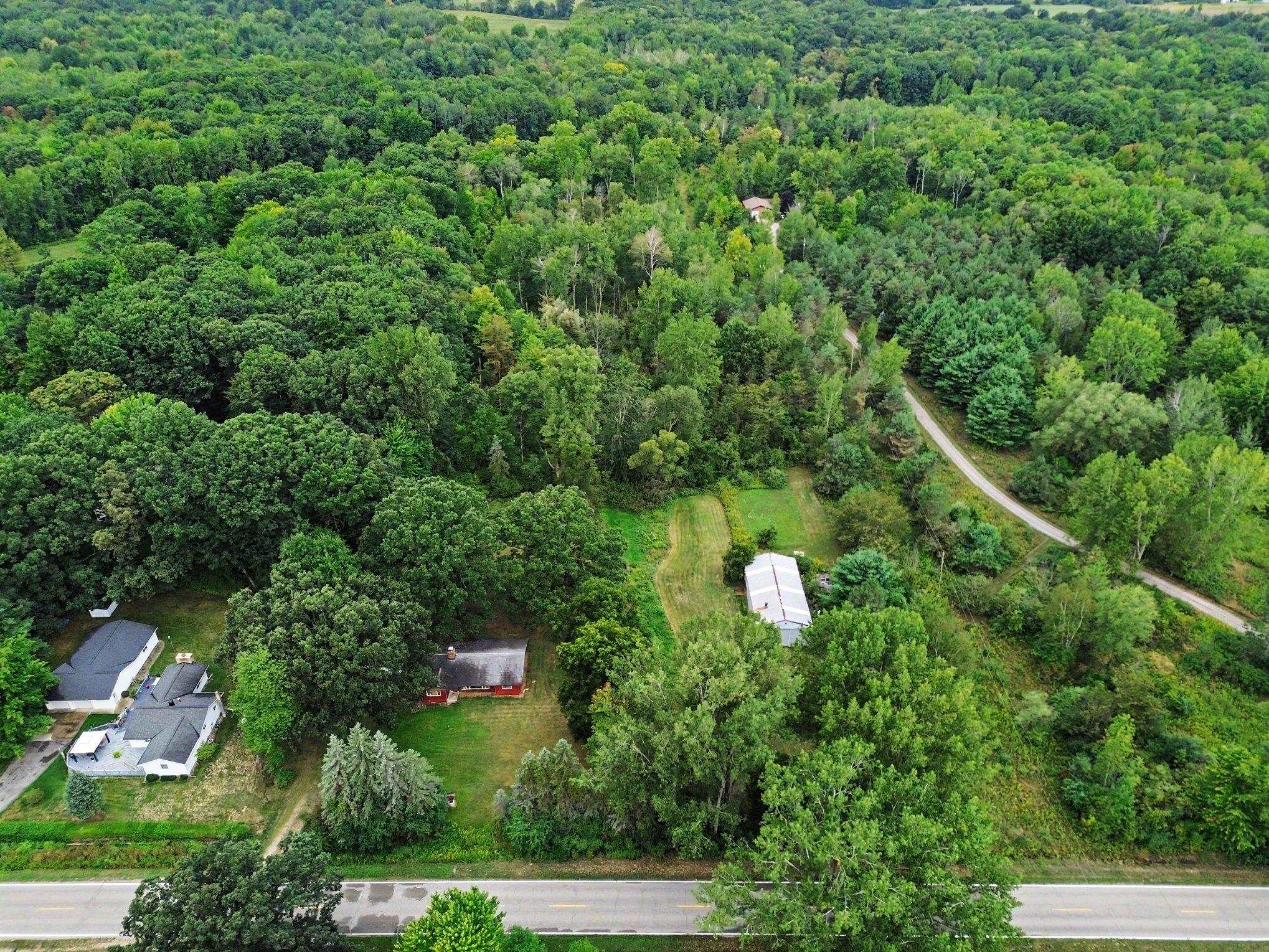 Photo 3 of Single family home for sale at 1616 S Loomis Rd, Mount Pleasant, MI 48858 | MLS# 79080073501 | Listing updated on 2026-09-17
