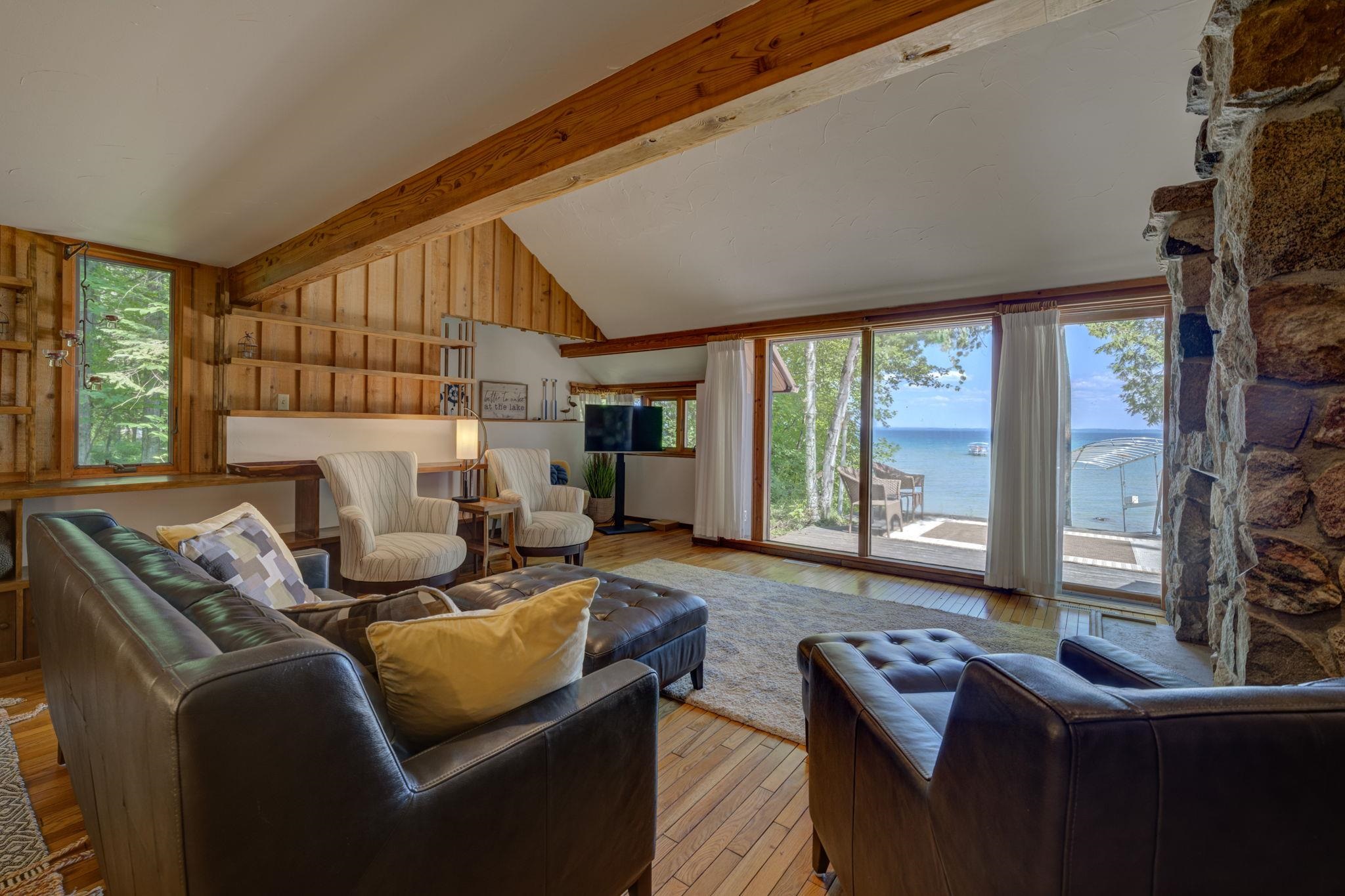 Photo 4 of Single family home for sale at 4626 N Omena Point Rd, Leelanau Township Leelanau, MI 49674 | MLS# 78080073515 | Listing updated on 2026-09-17
